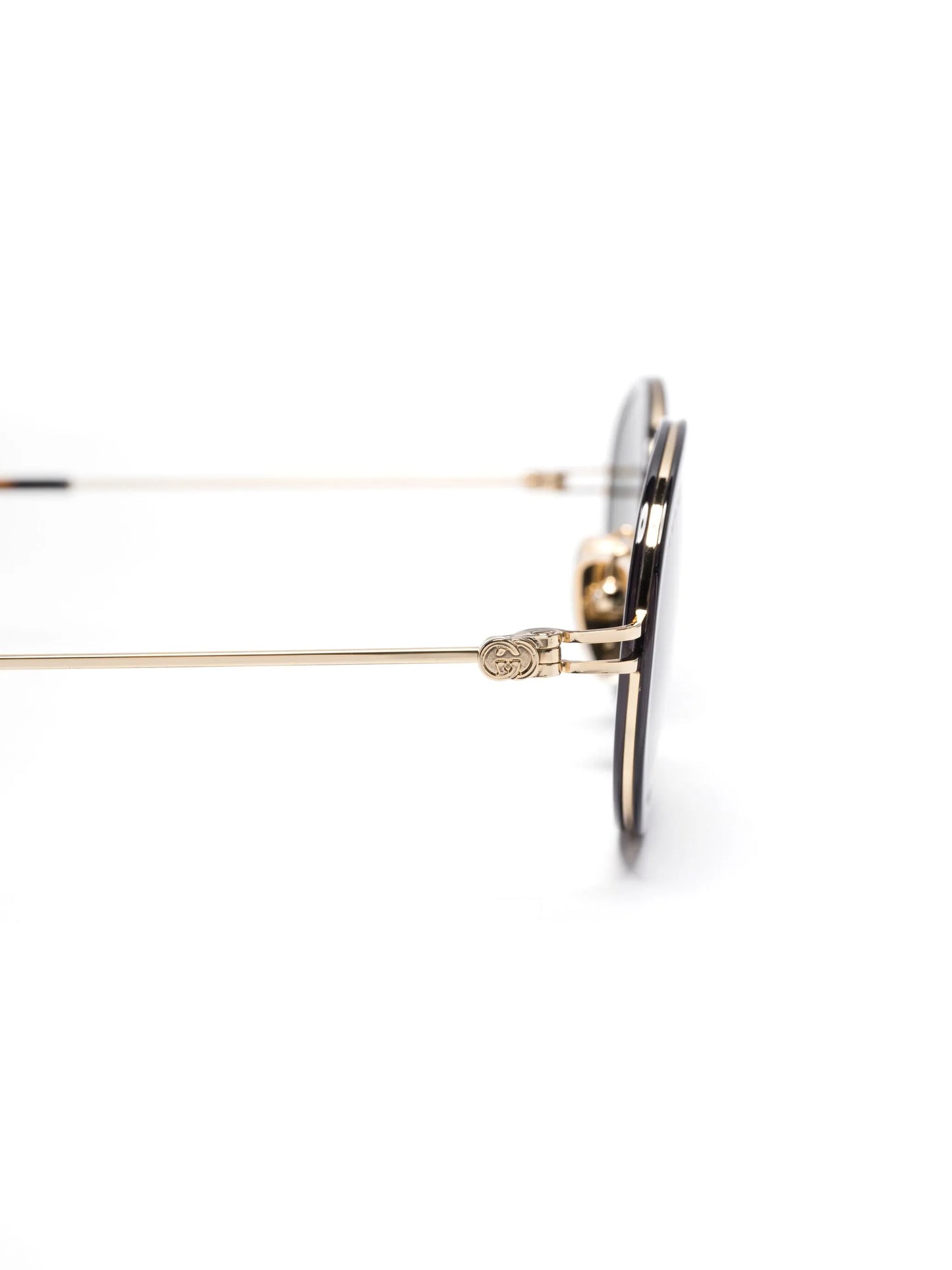 oval-frame sunglasses