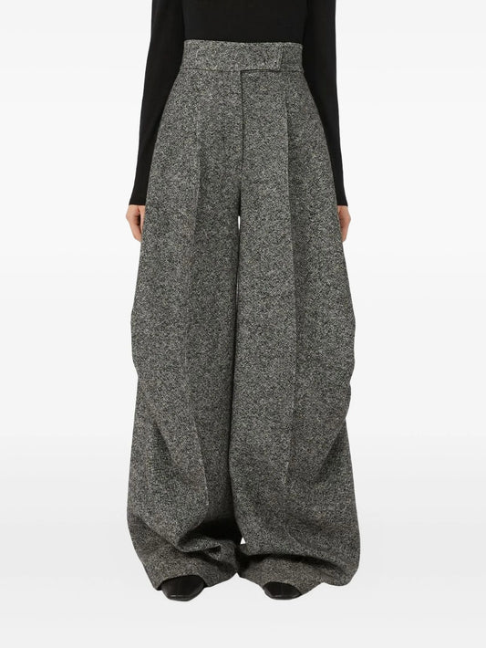 pleated trousers