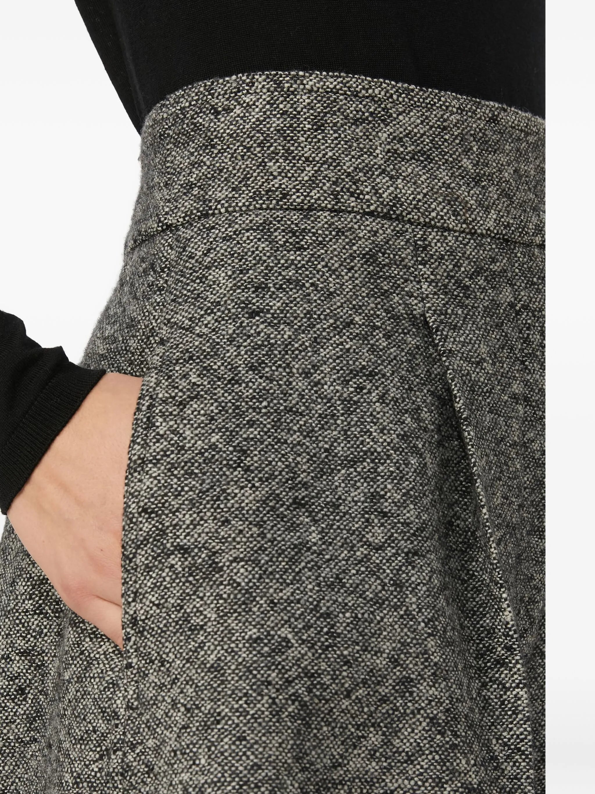 pleated trousers