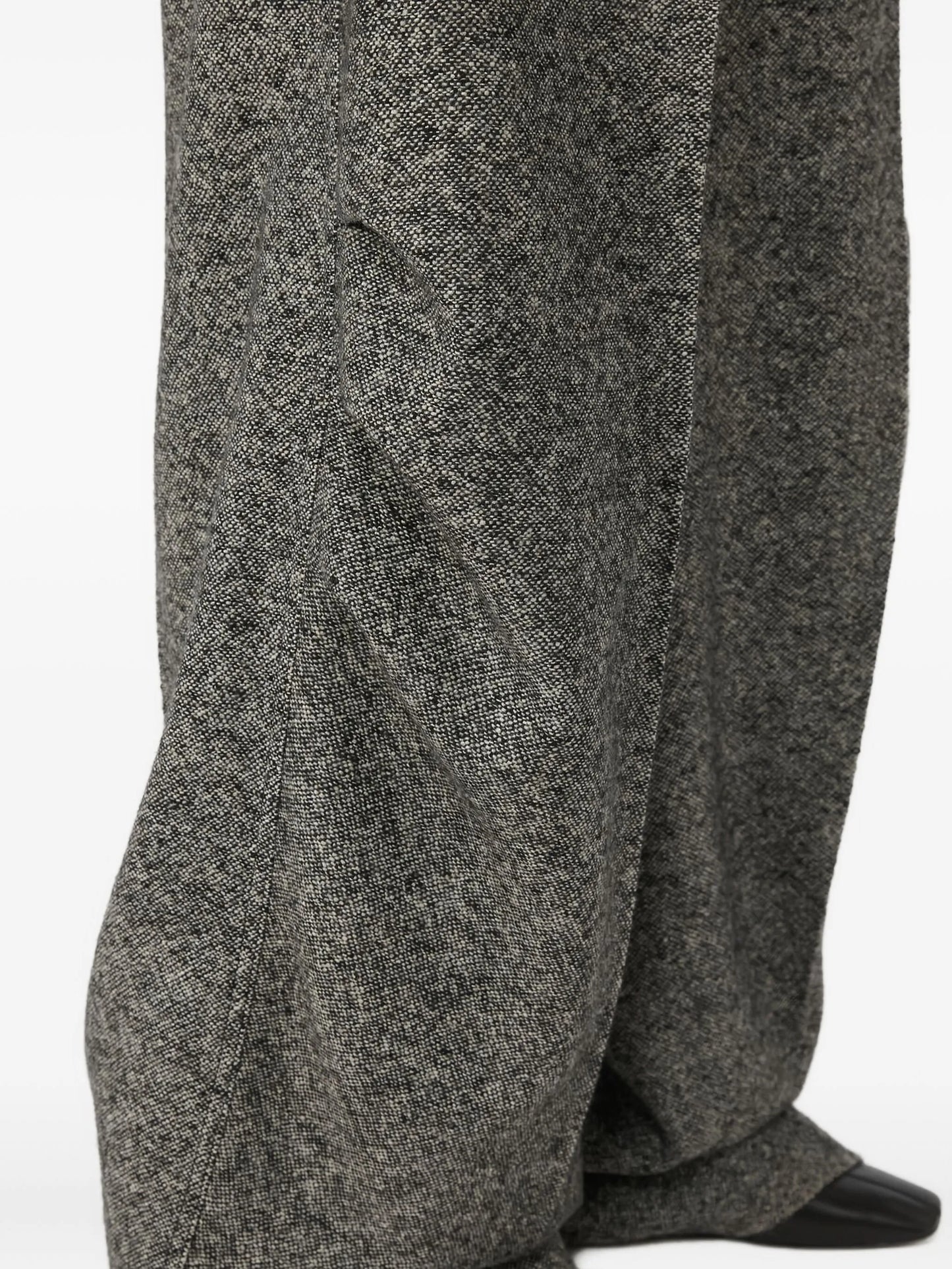 pleated trousers