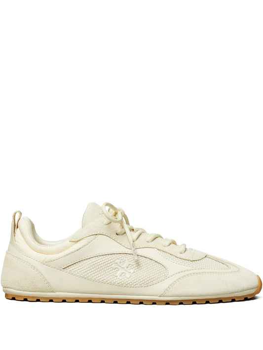 Field sneakers