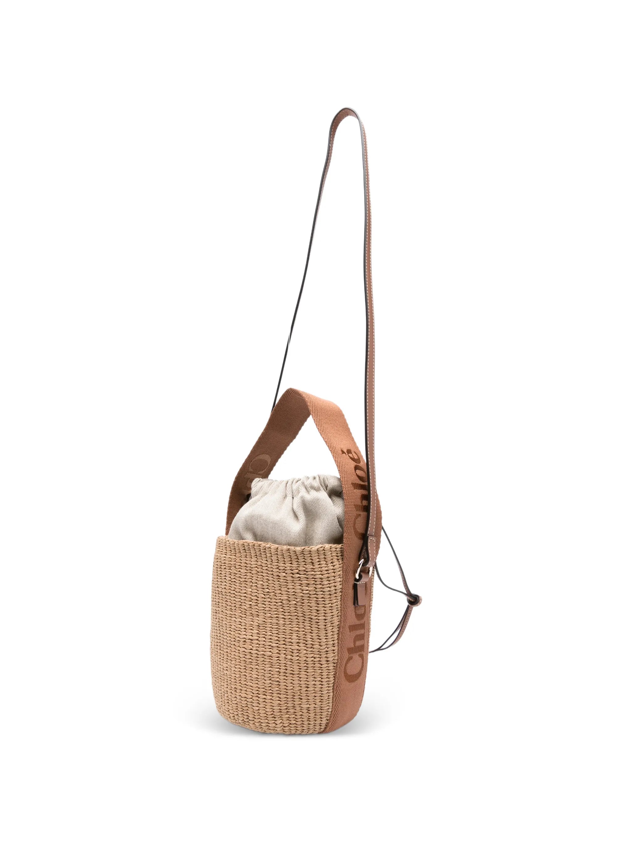 Woody bucket bag