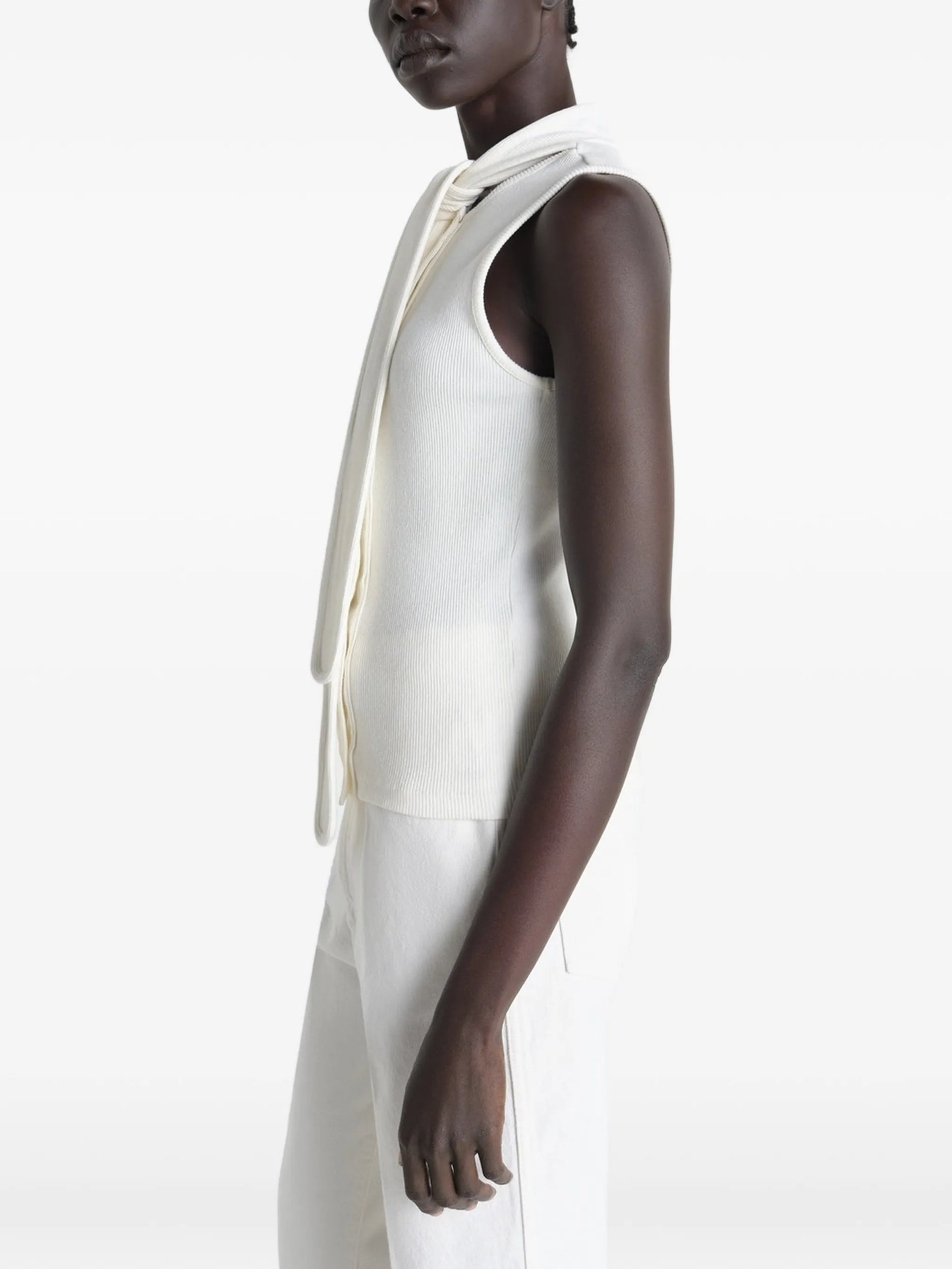 sleeveless top