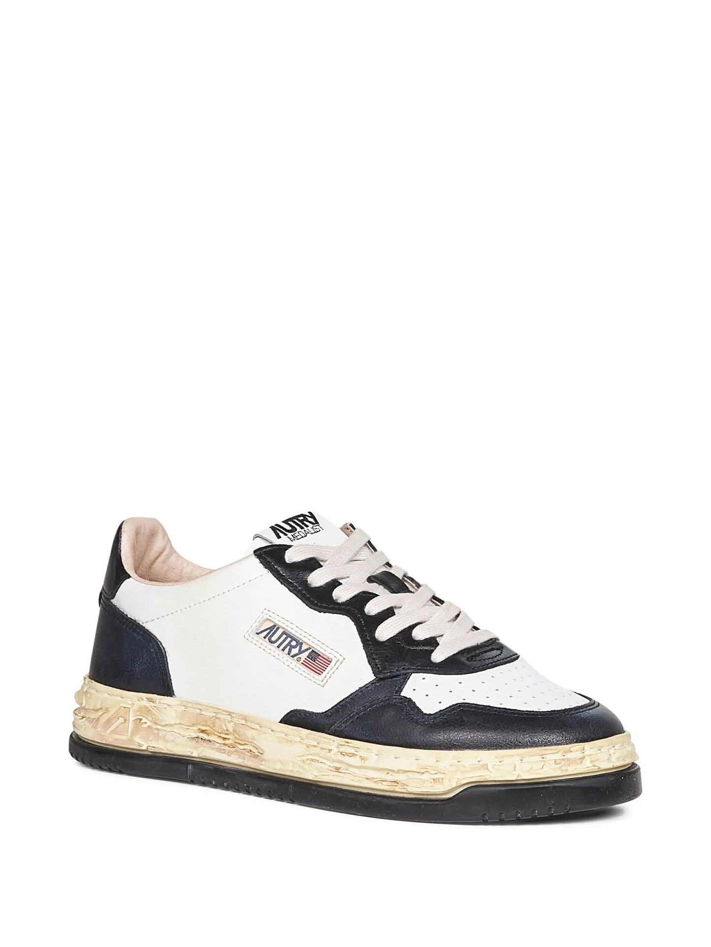 Medalist low sneakers