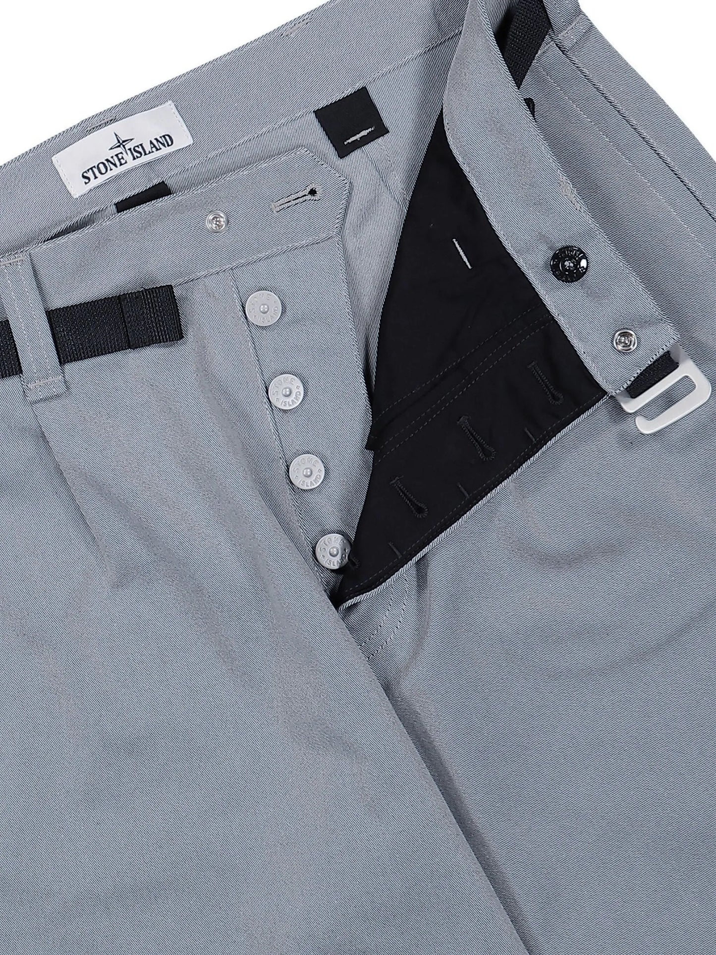 pleated trousers