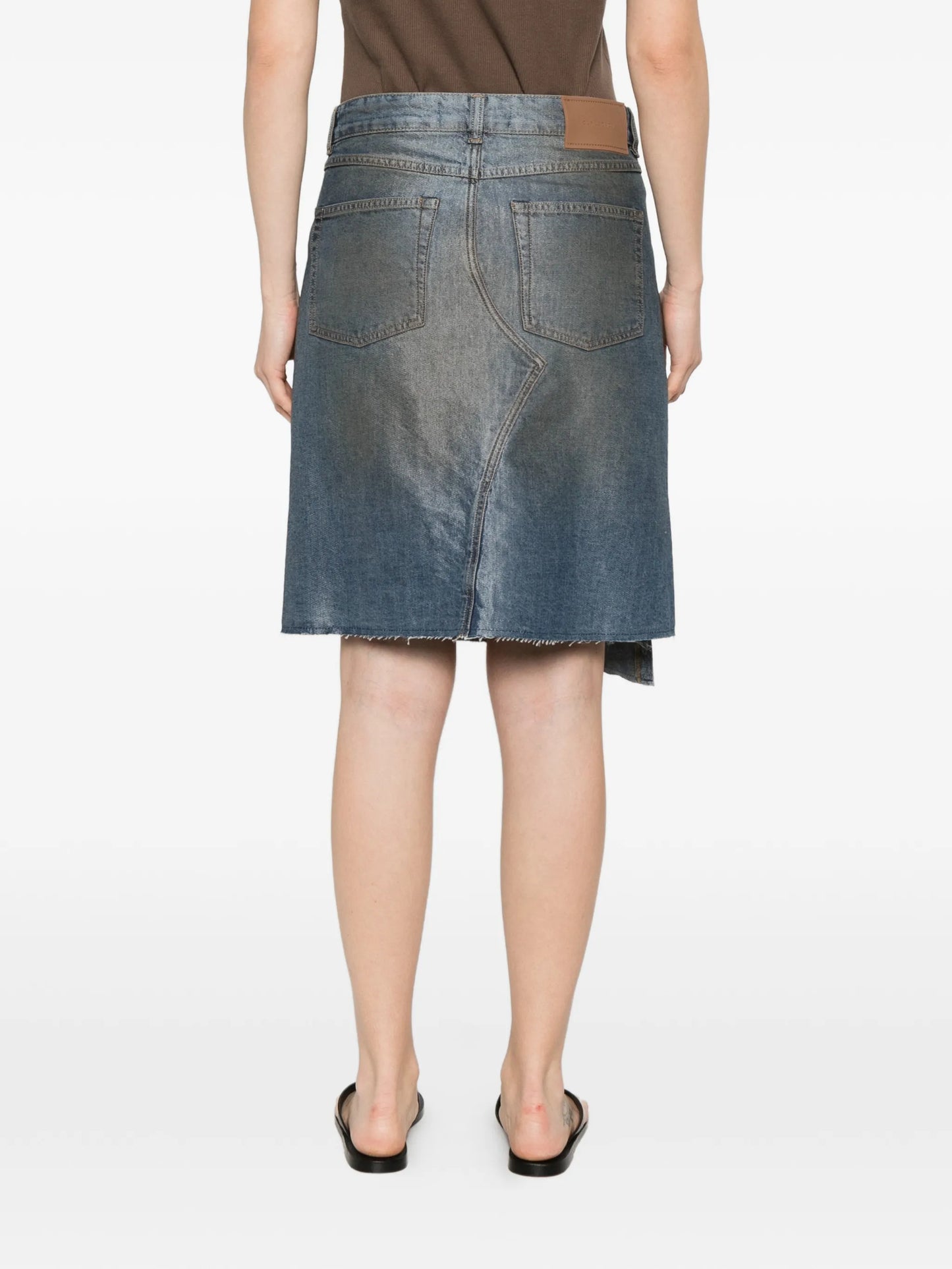 Craft asymmetric skirt