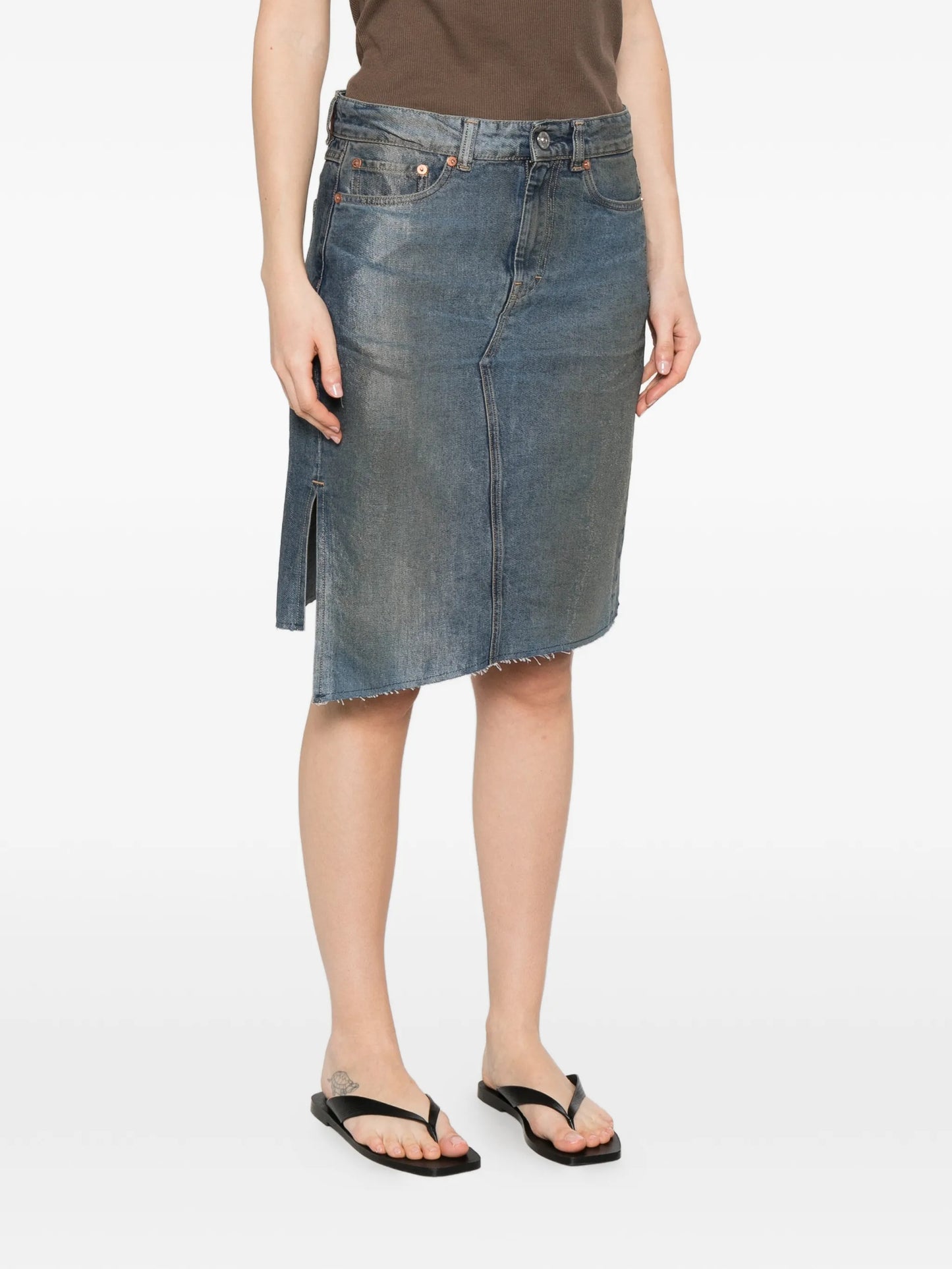 Craft asymmetric skirt