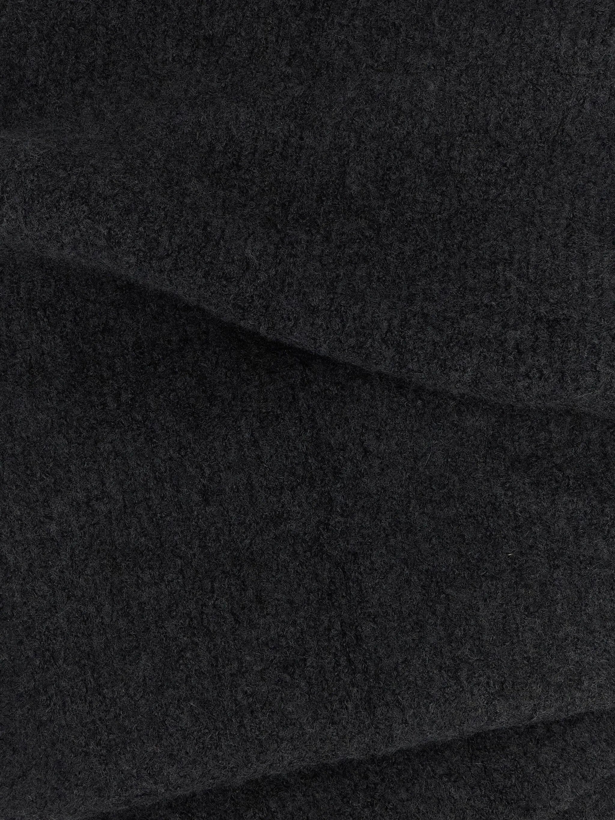 Luthgard bouclé scarf