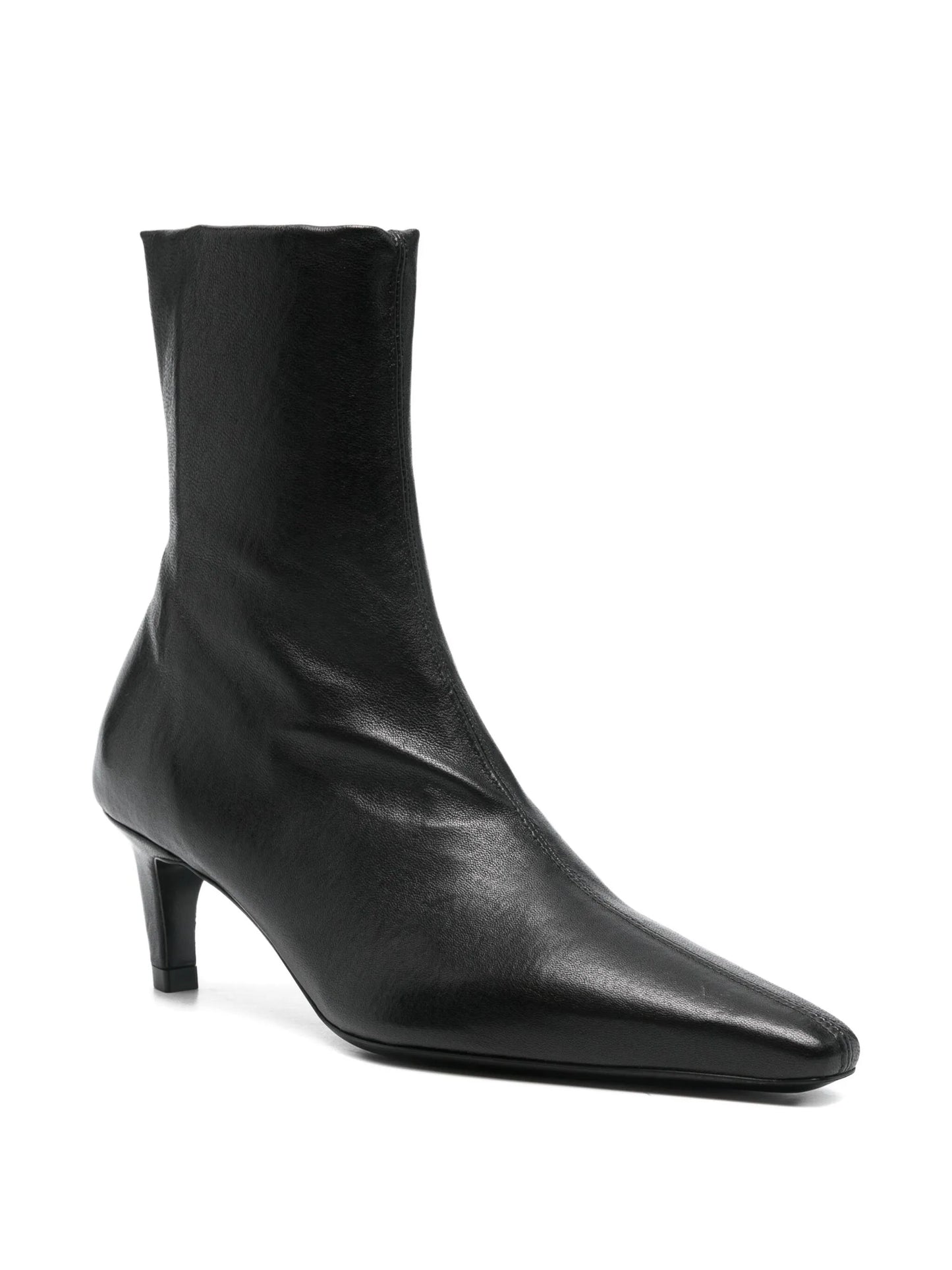 pointed-toe leather boots