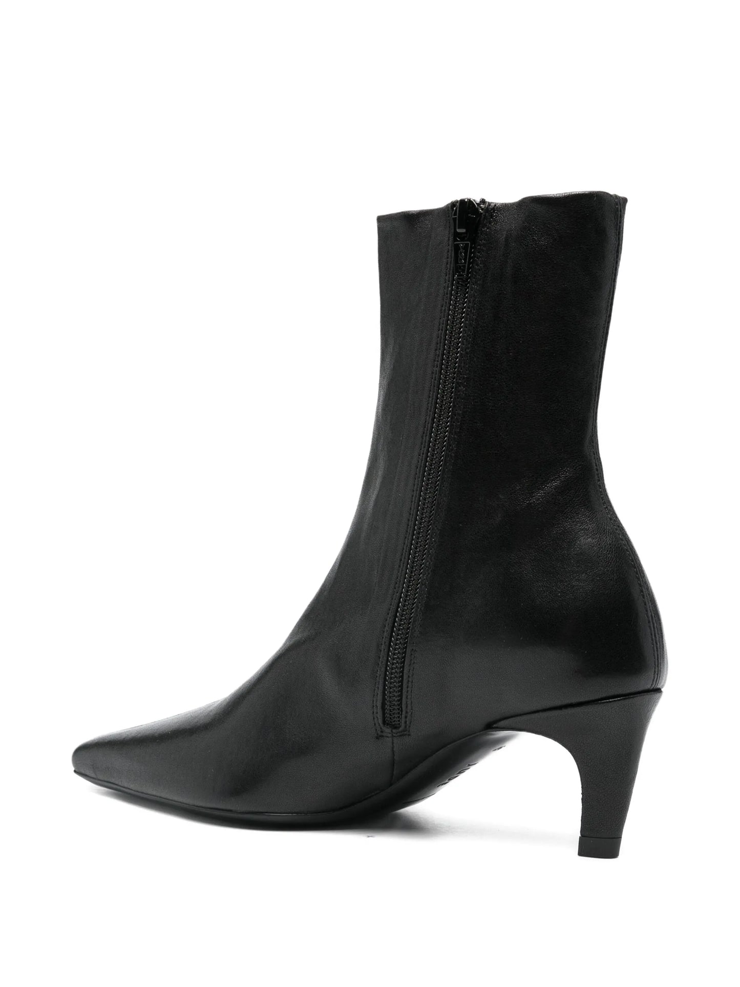 pointed-toe leather boots