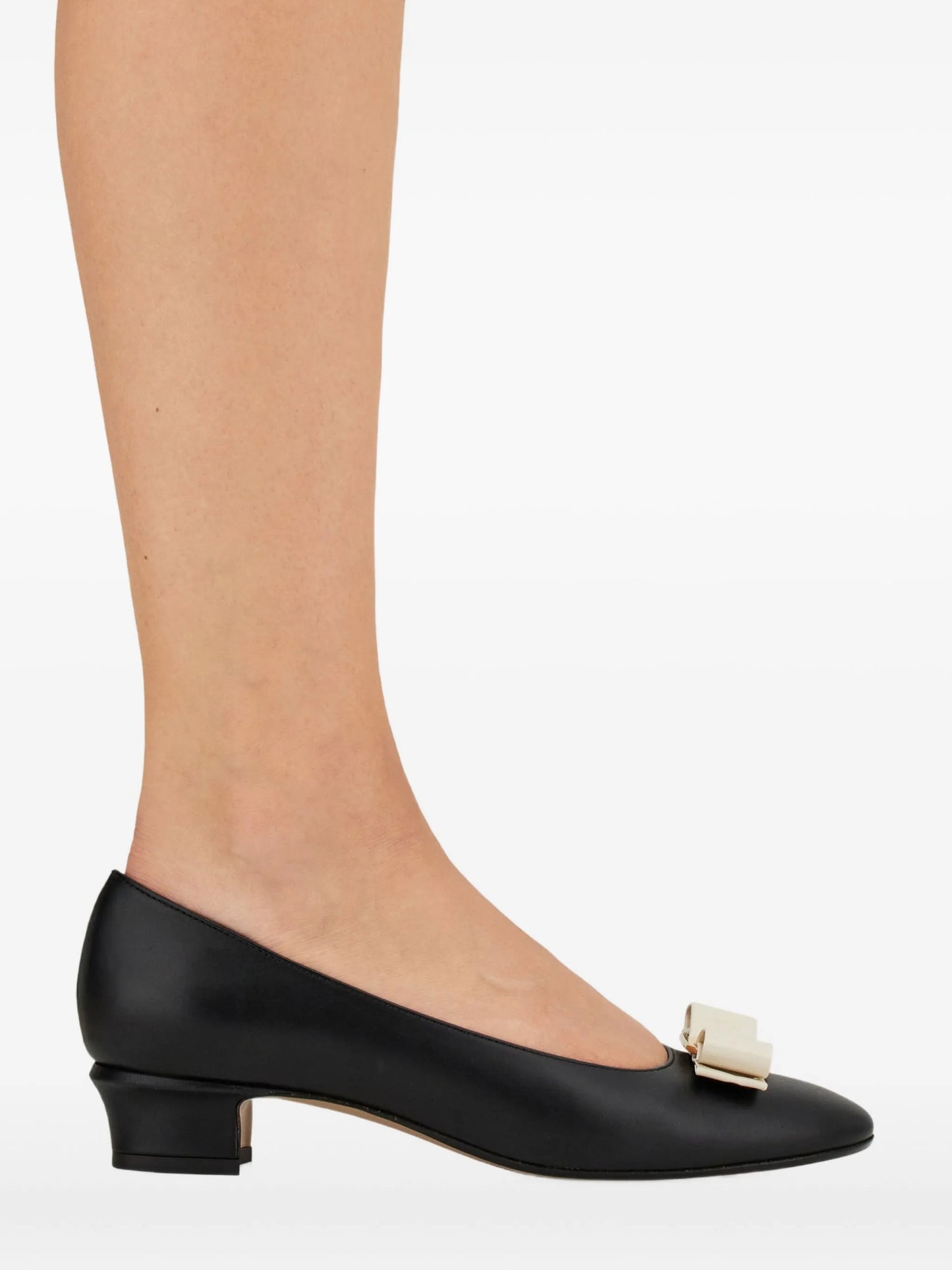 Vara bow-detail block-heel pumps