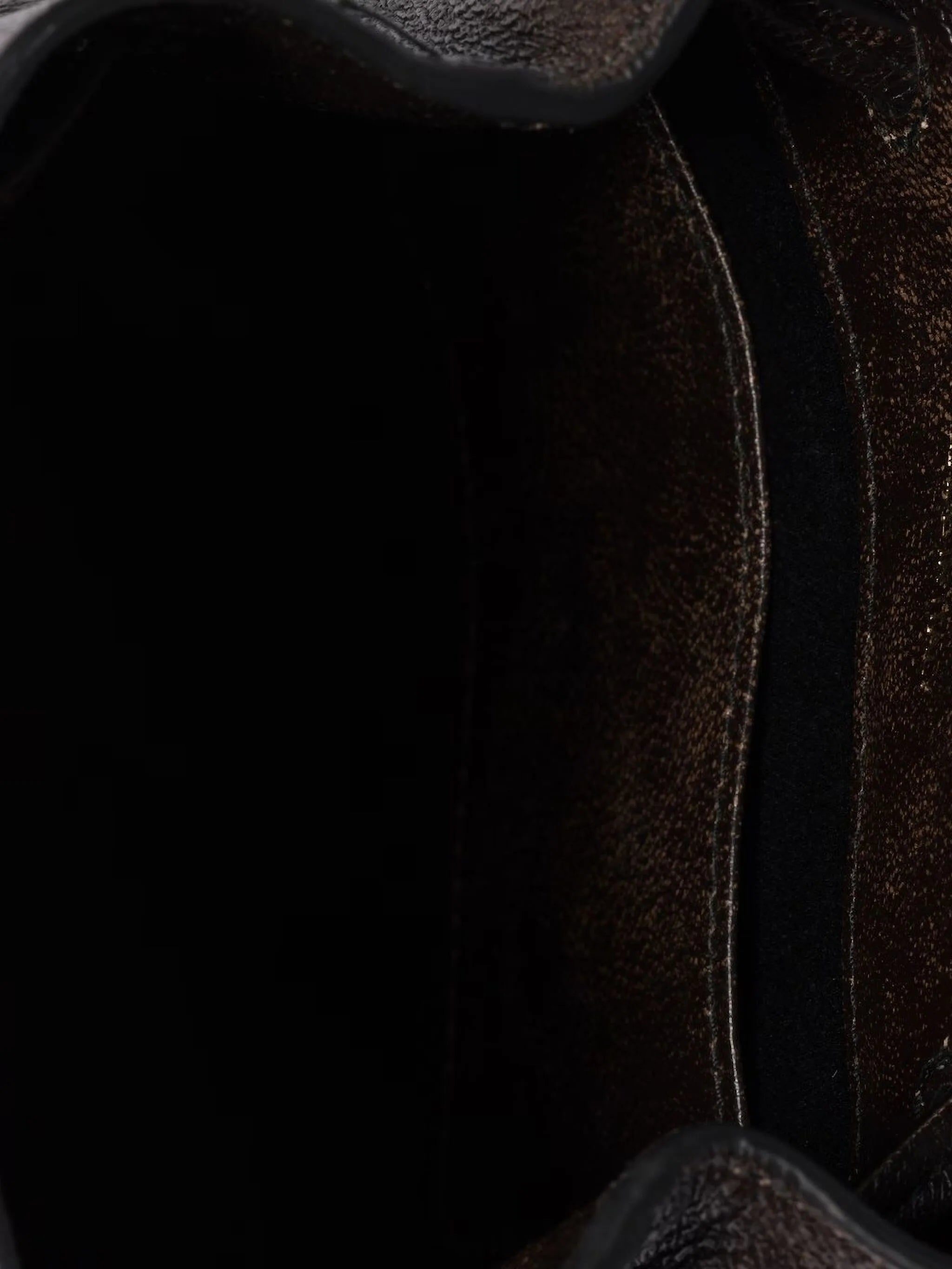 logo-detail drawstring shoulder bag