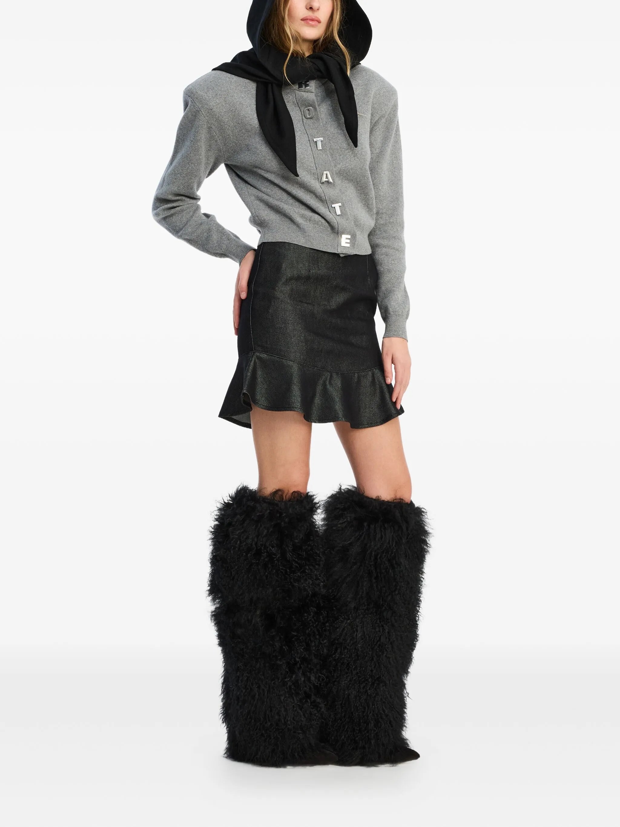 letter firm knit cardigan