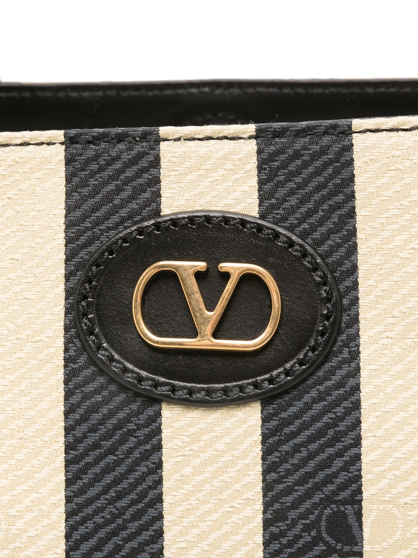 VLogo  jacquard shoulder bag