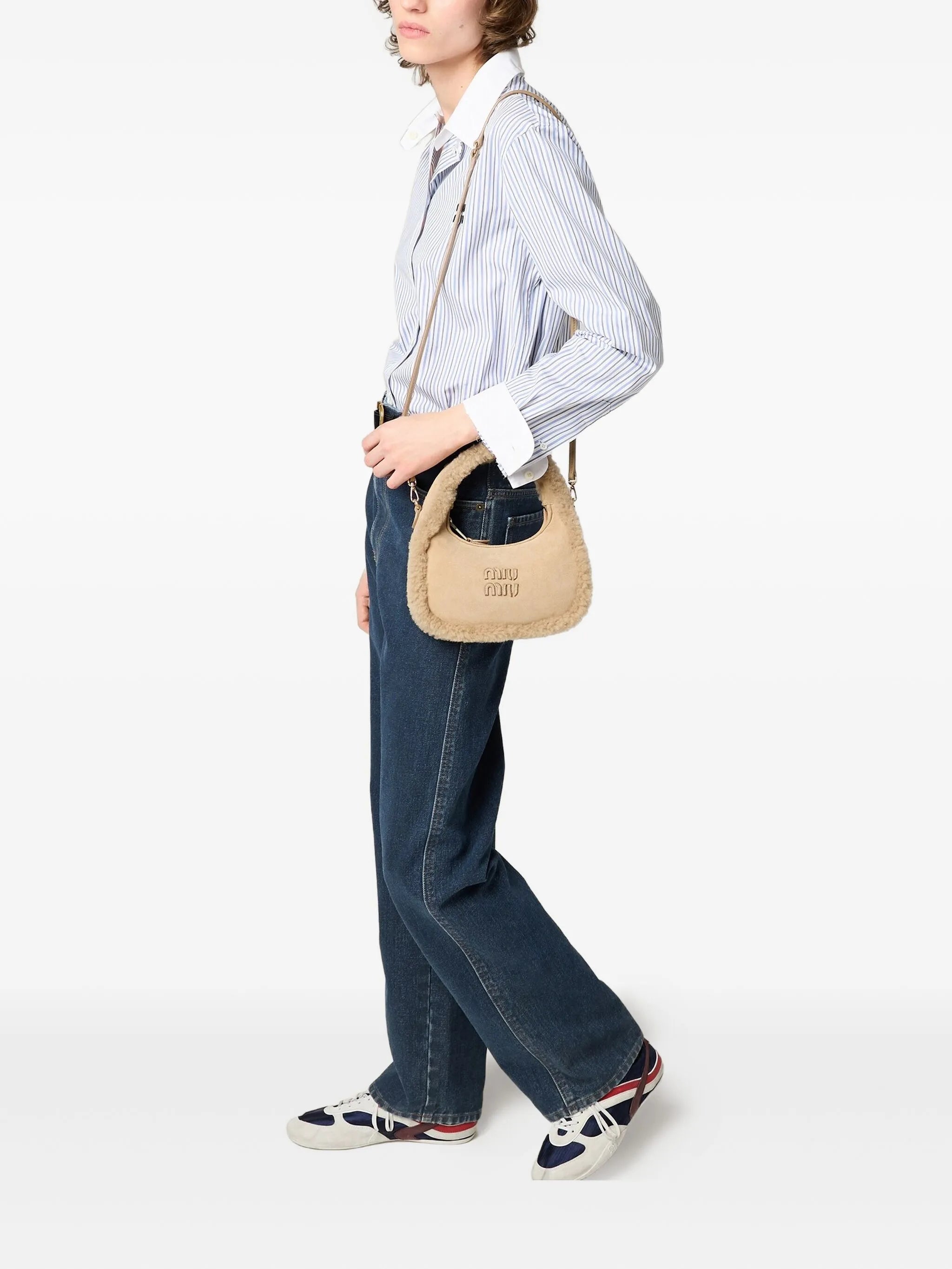 Wander shoulder bag
