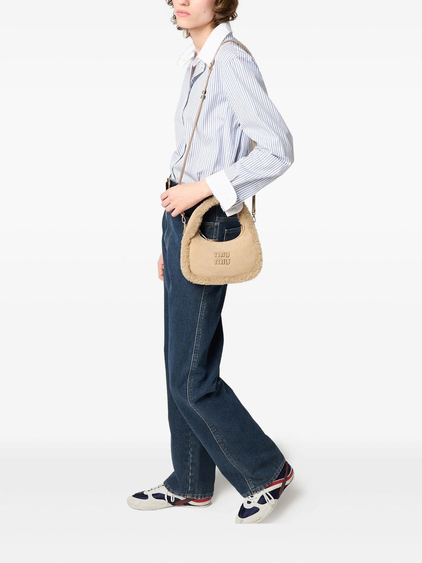 Wander shoulder bag