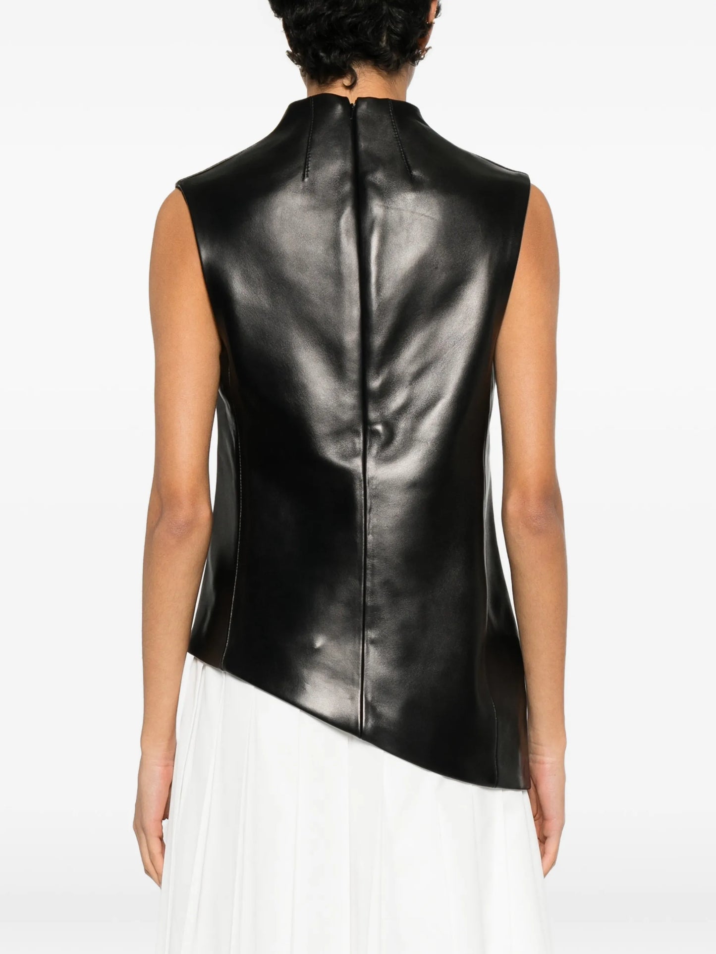 Von high-neck asymmetric top