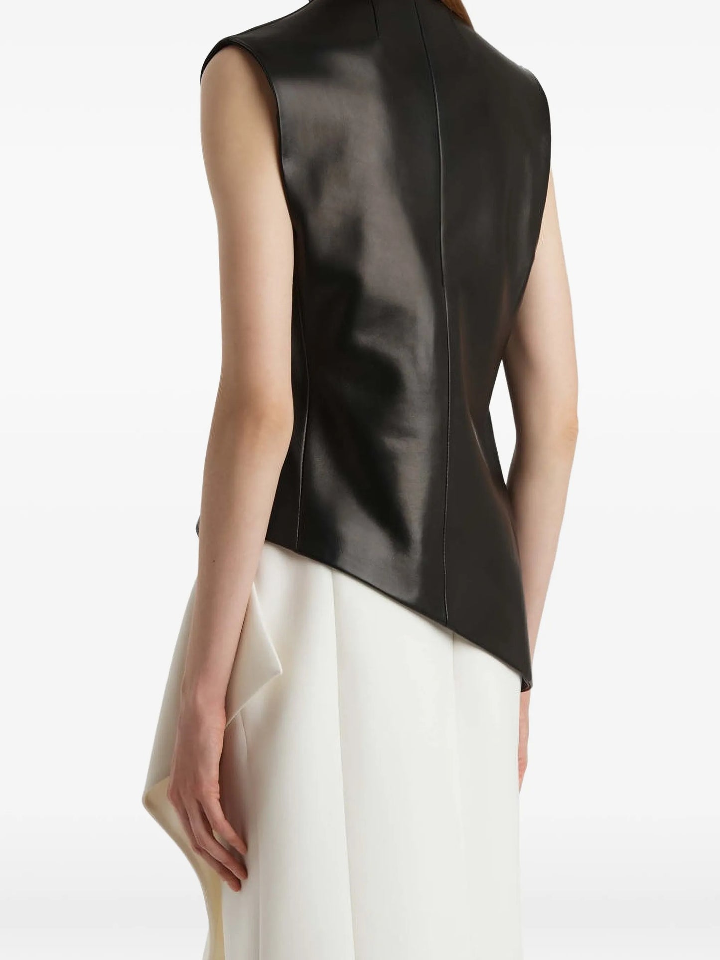 Von high-neck asymmetric top