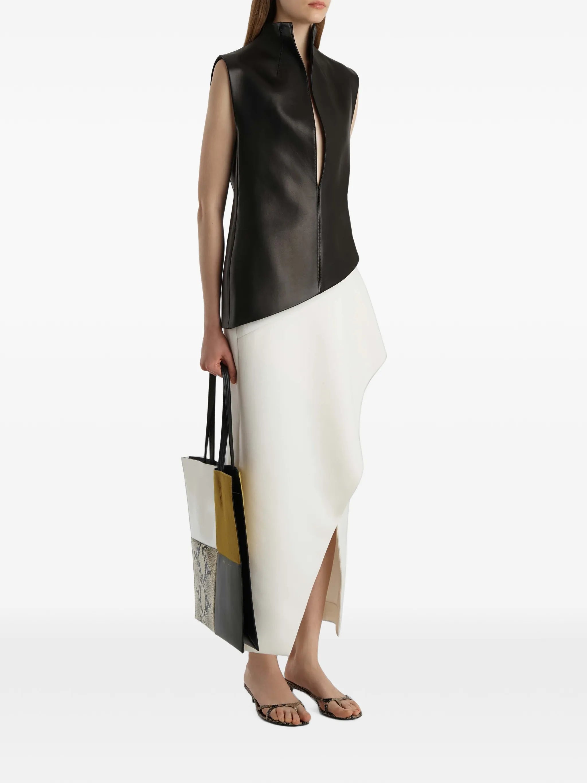 Von high-neck asymmetric top