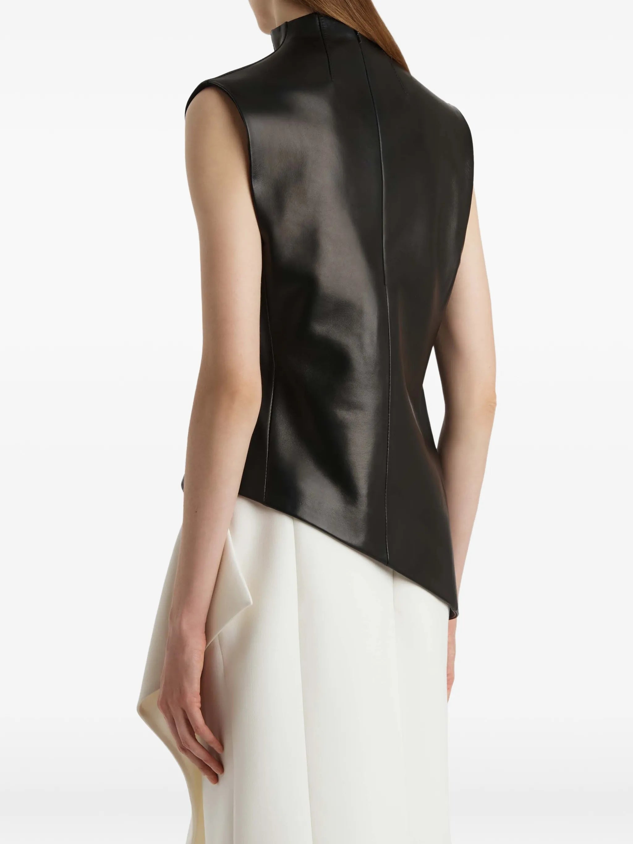 Von high-neck asymmetric top