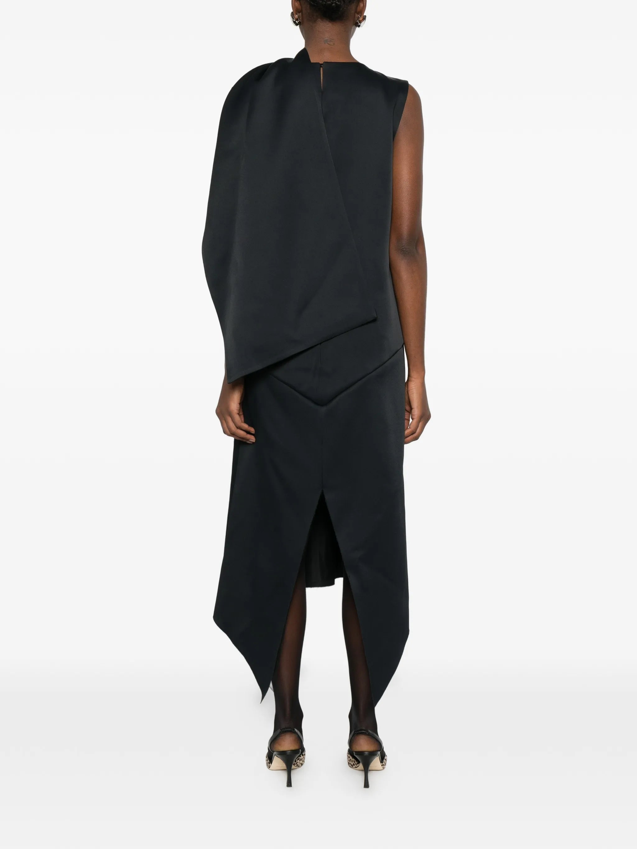 Loell dress in black