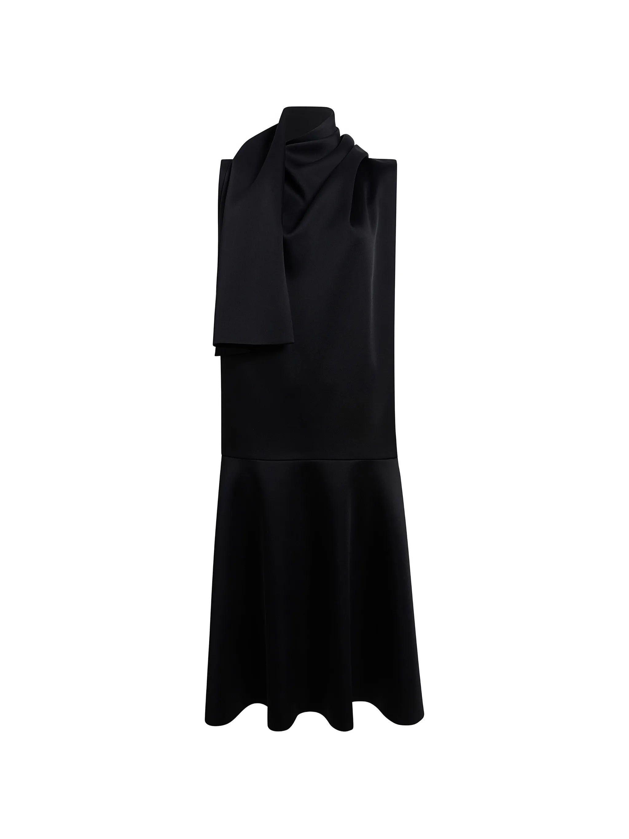 Loell dress in black