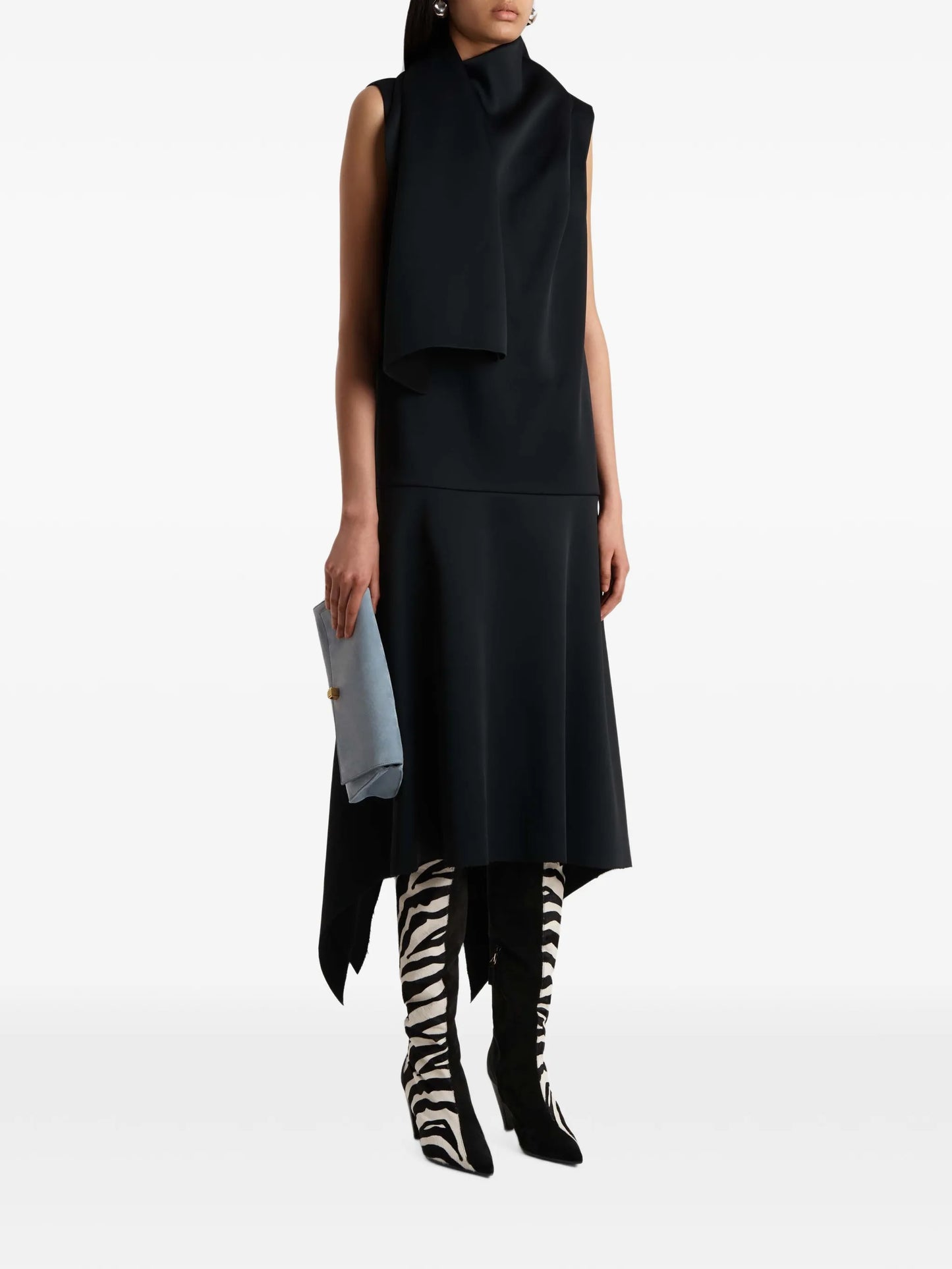 Loell dress in black