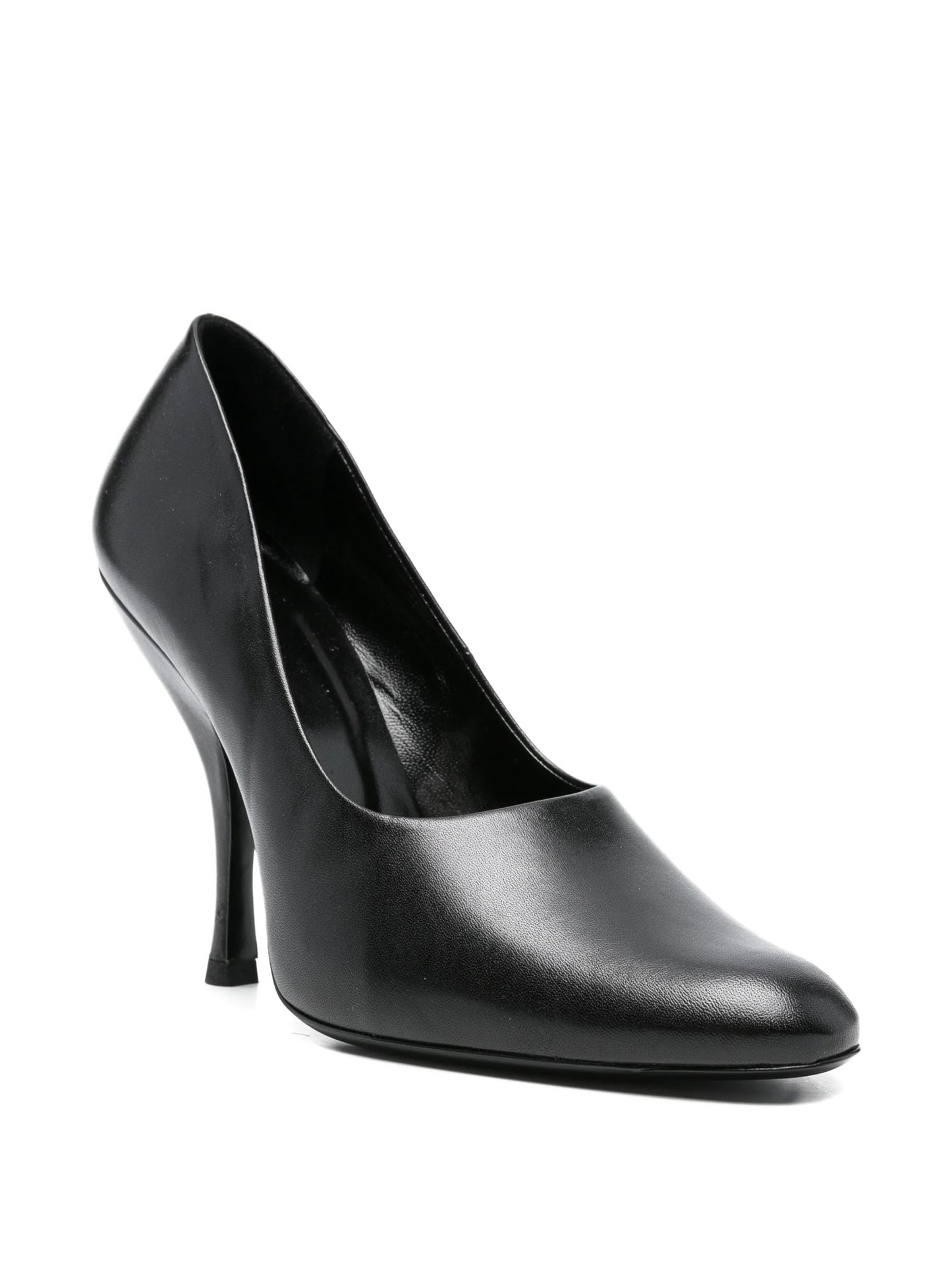 Date leather pumps