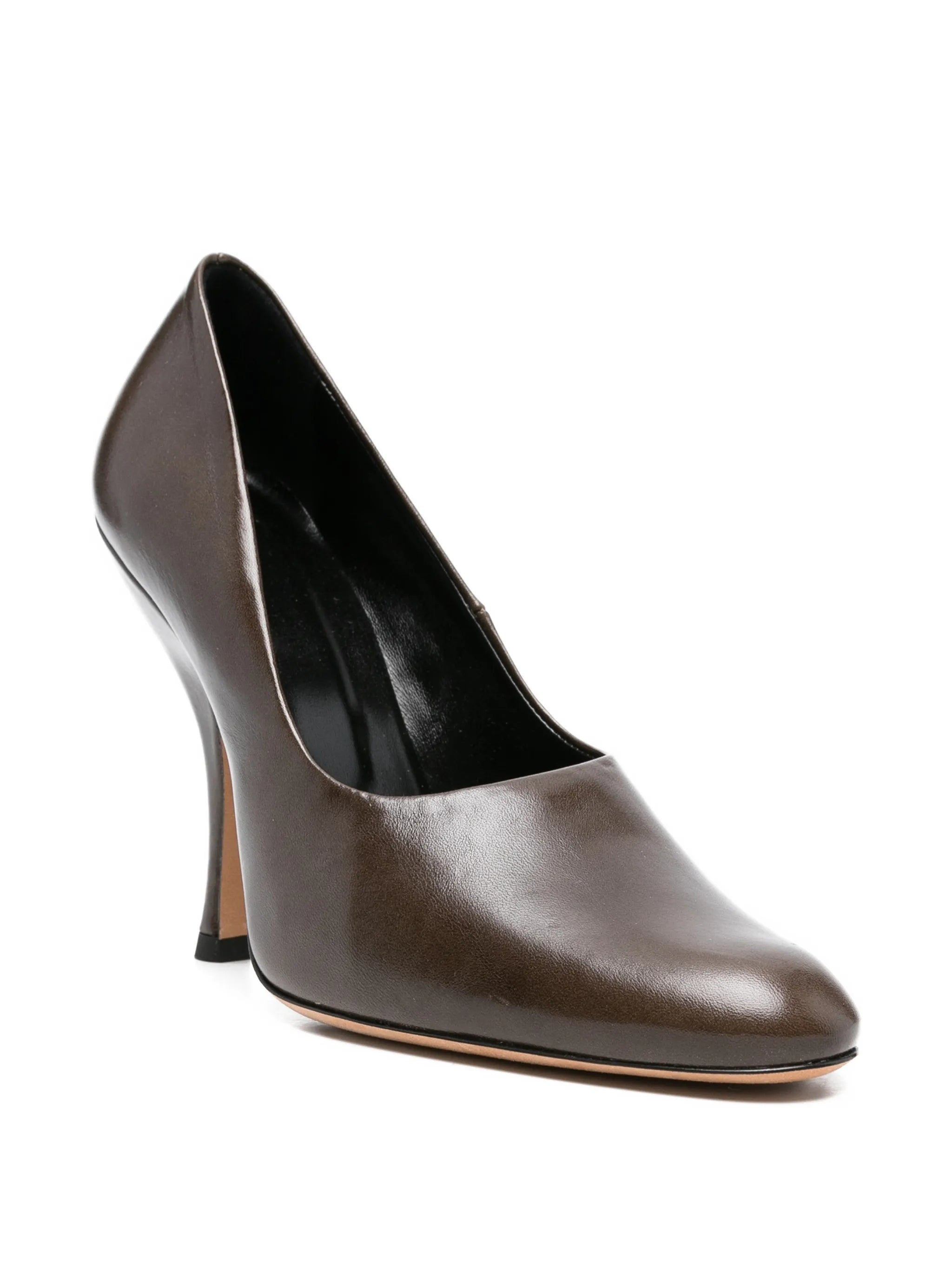 Date leather pumps