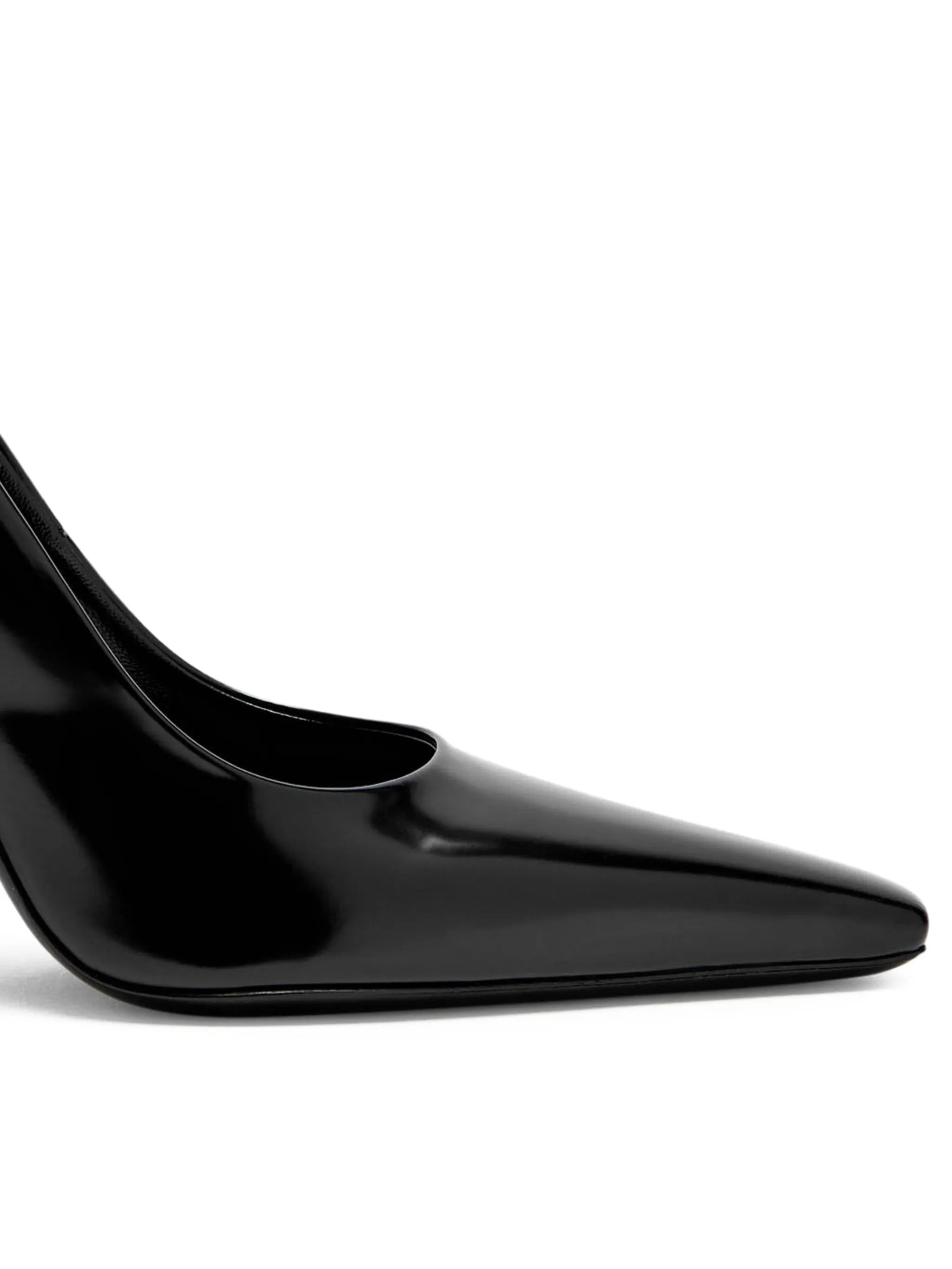 Fame brushed pumps