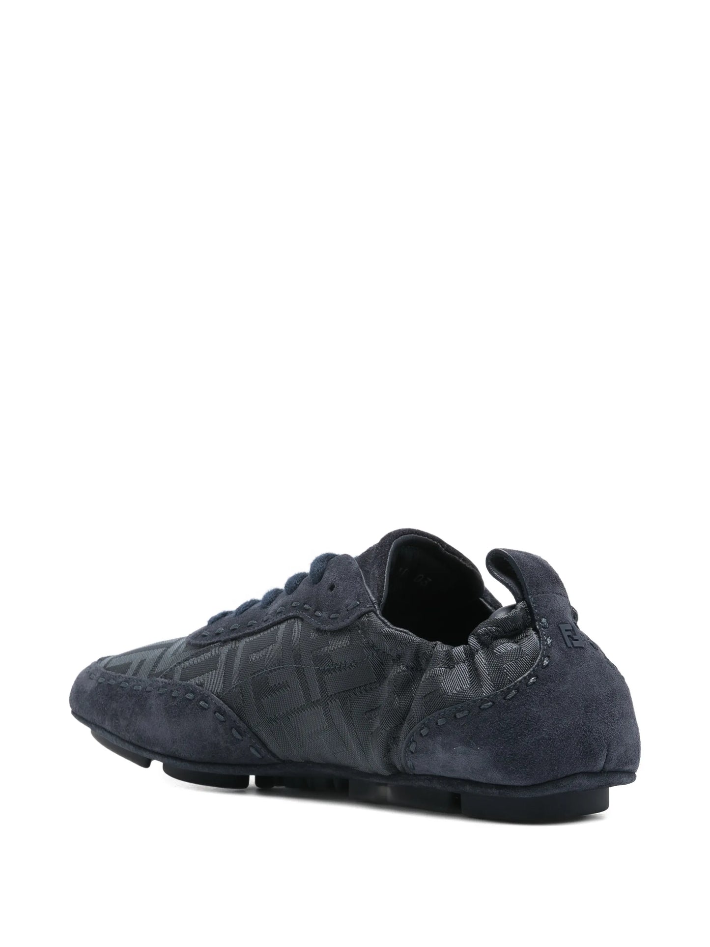 Fit sneakers