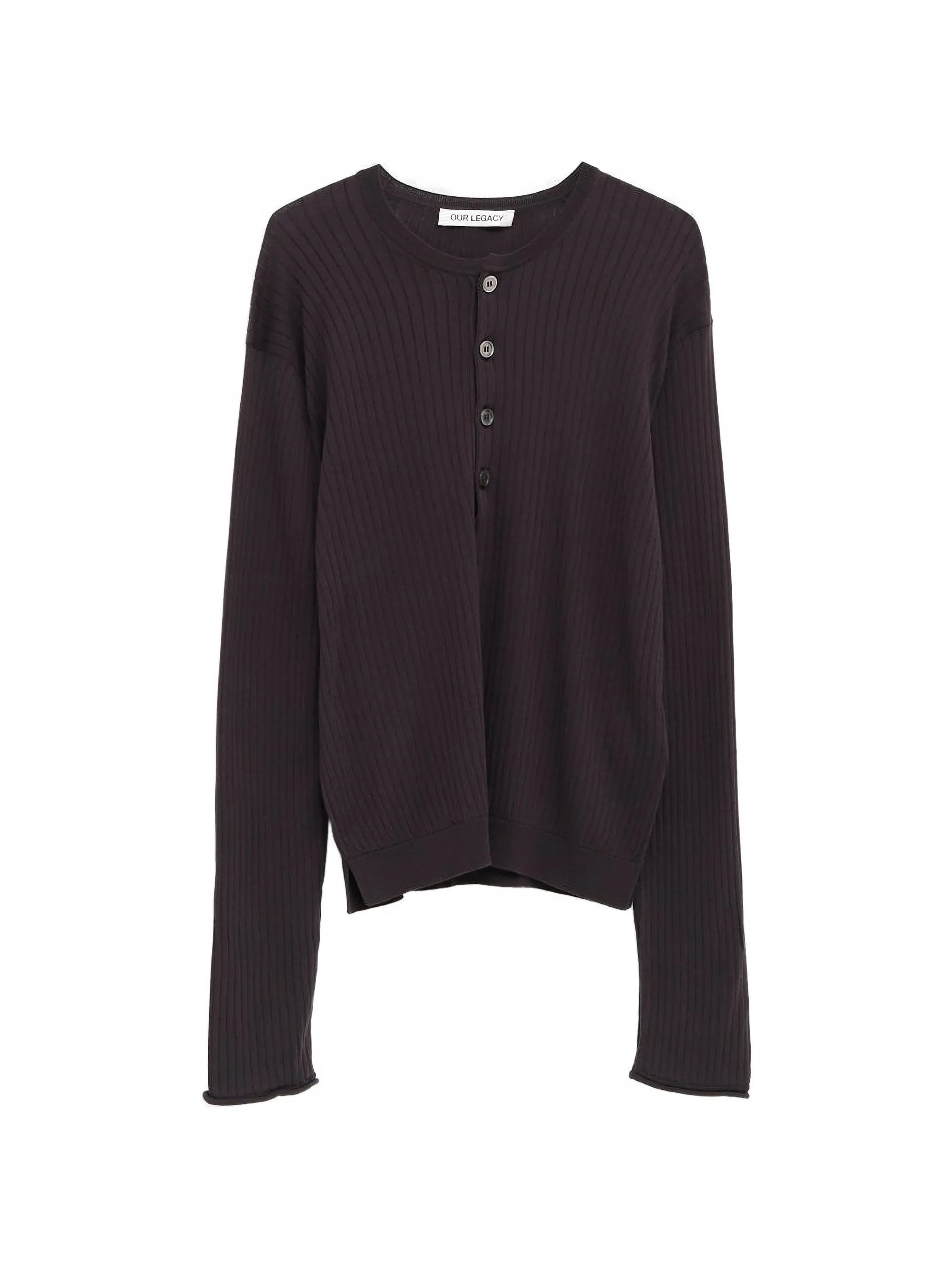 button-fastening sweater