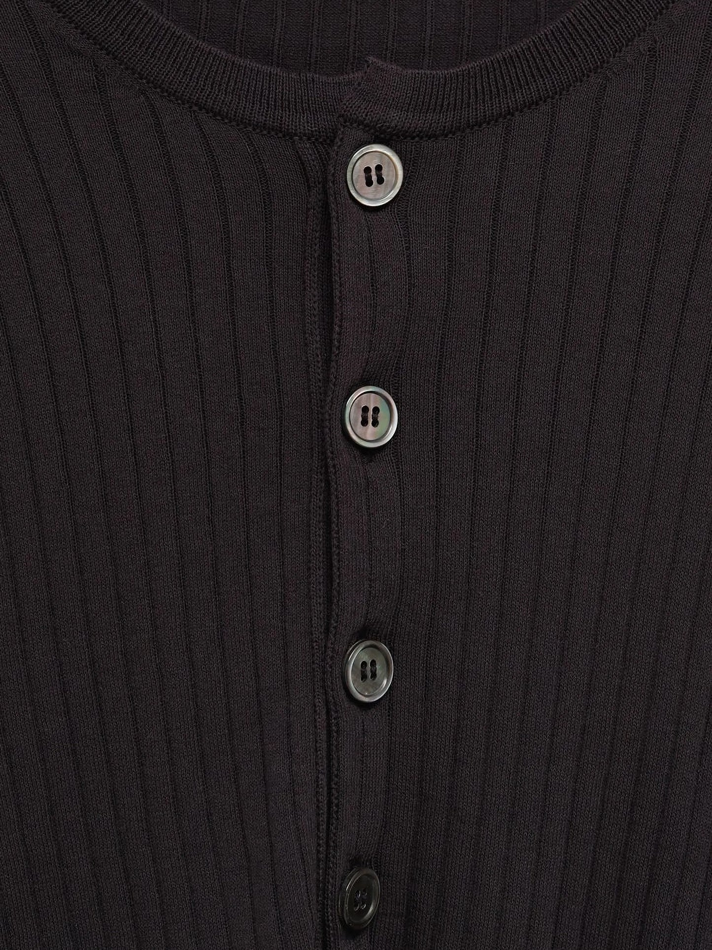 button-fastening sweater