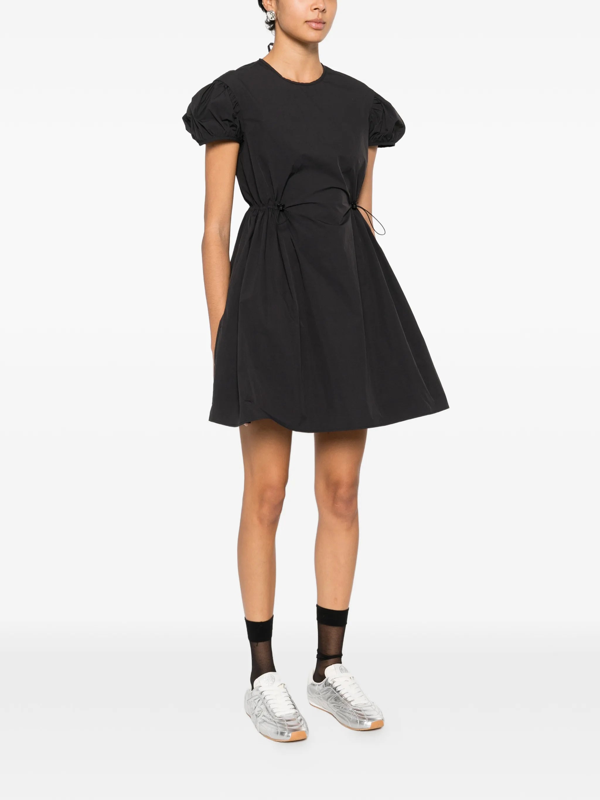 puff-sleeve tie dress