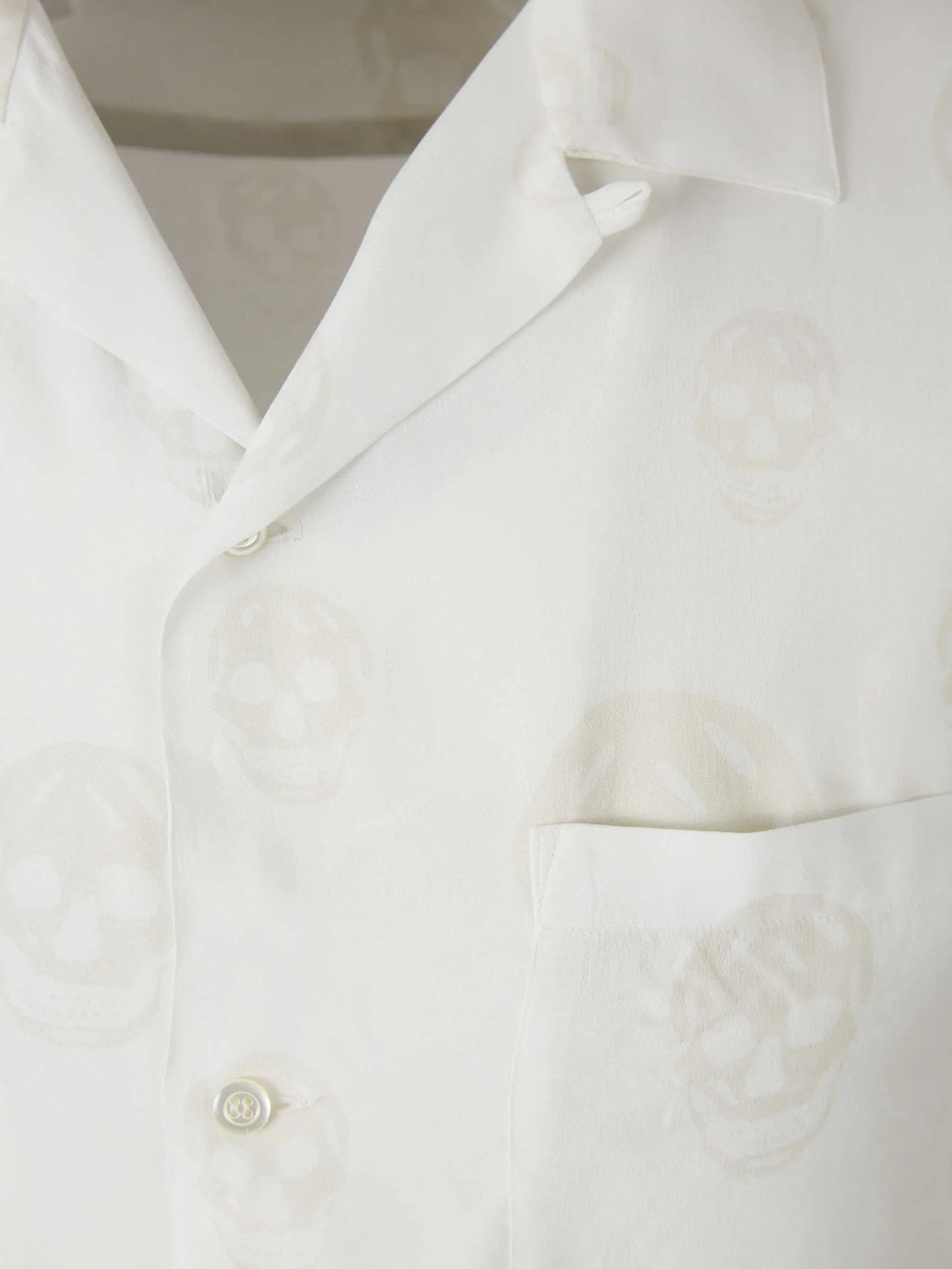 skull-print shirt