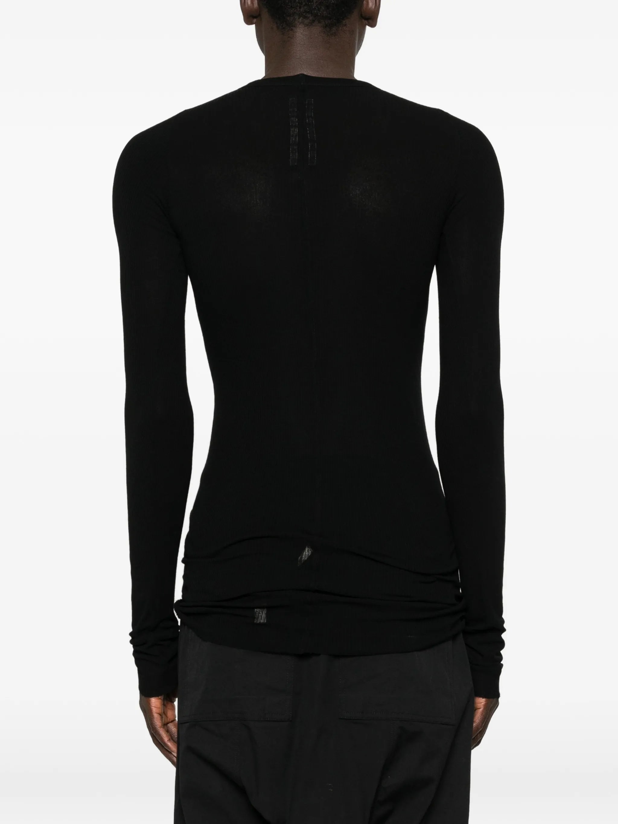 long-sleeved stripped T-shirt