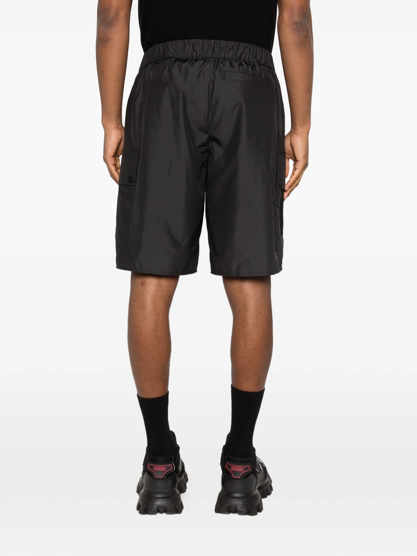 logo-patch cargo shorts