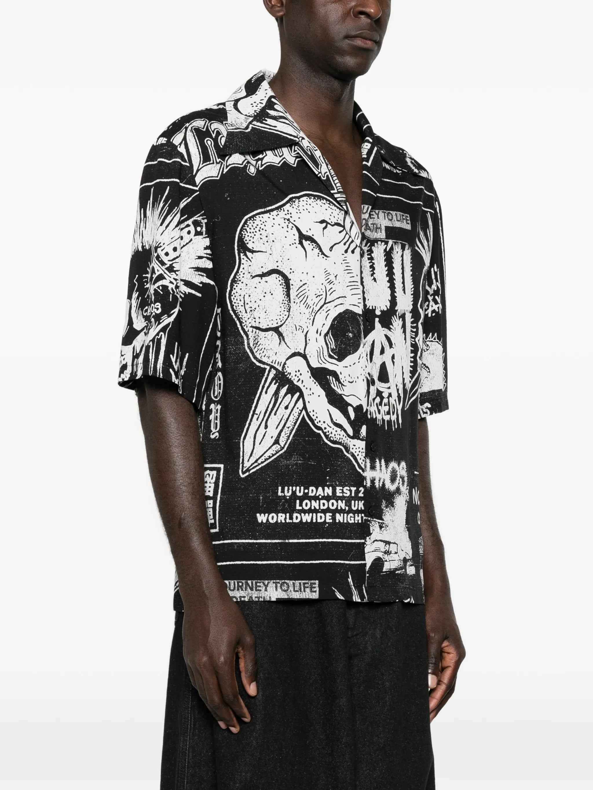 skull-print shirt