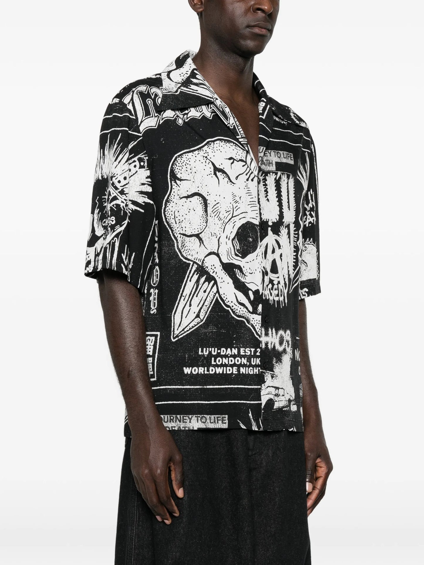 skull-print shirt