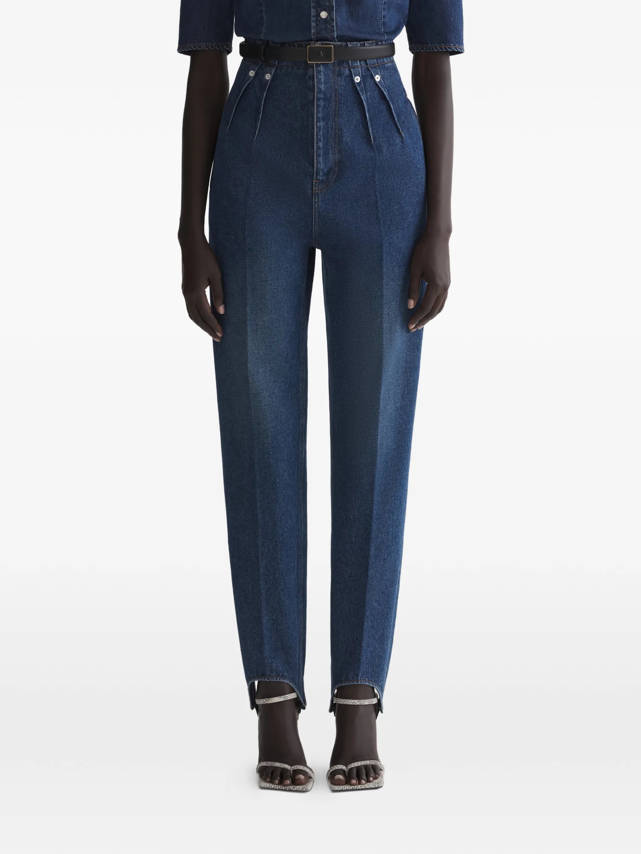 pleated trousers