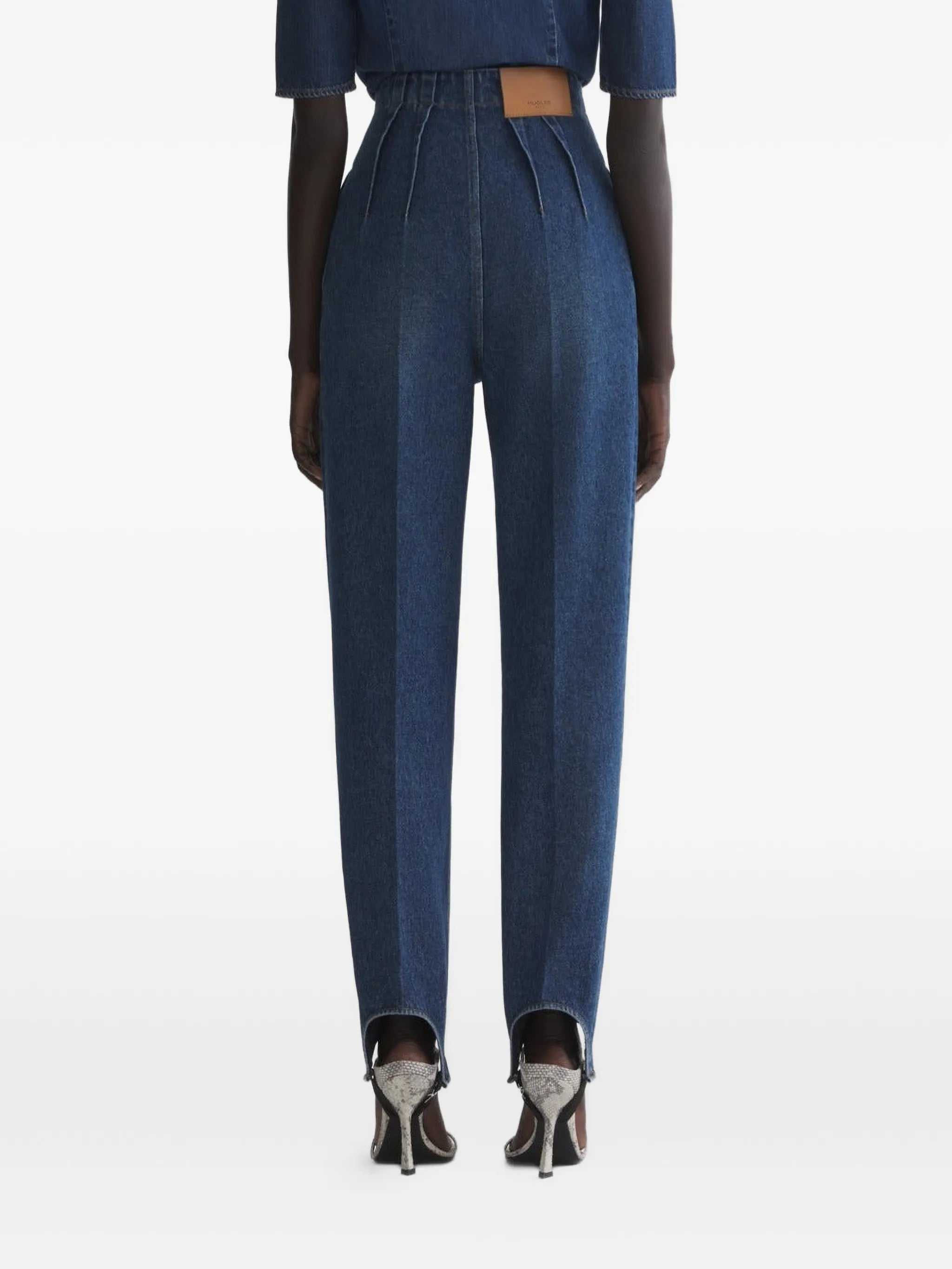 pleated trousers