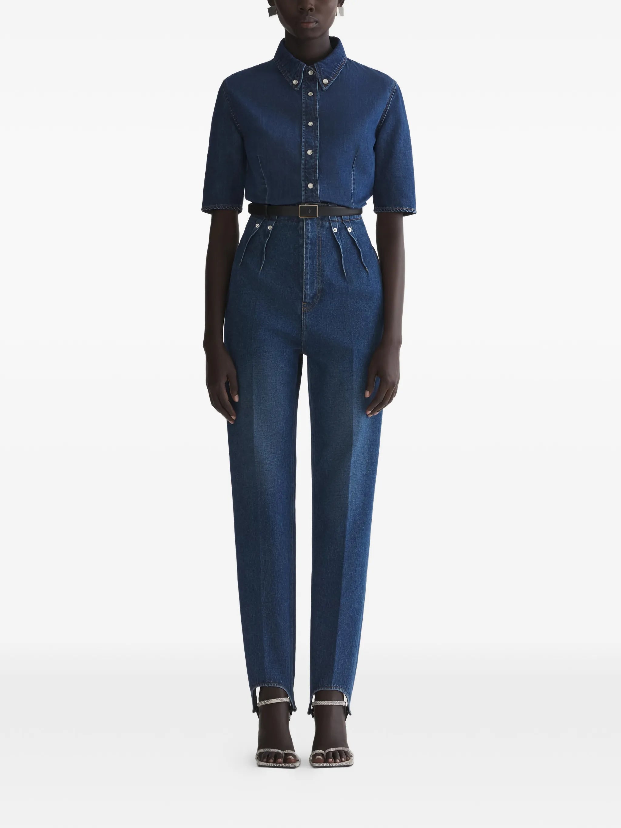 pleated trousers