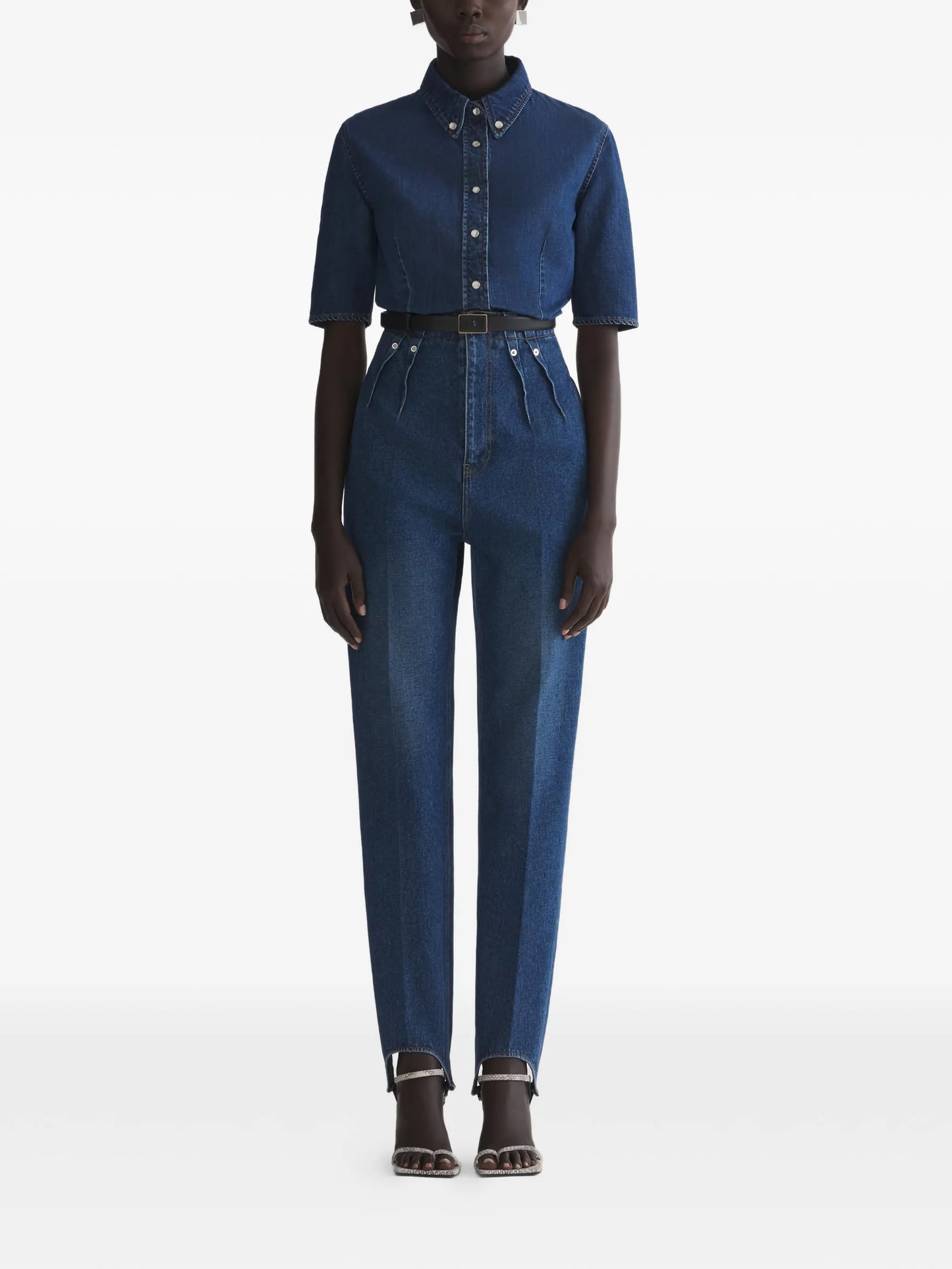 pleated trousers