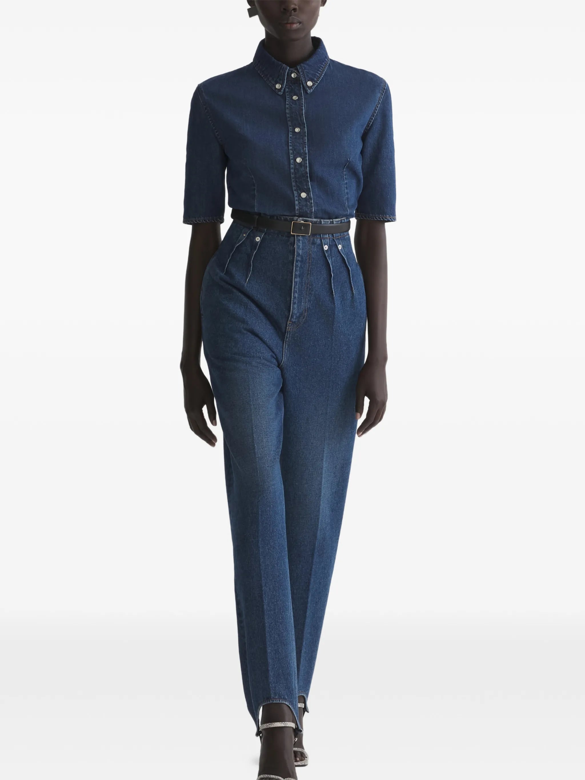 pleated trousers