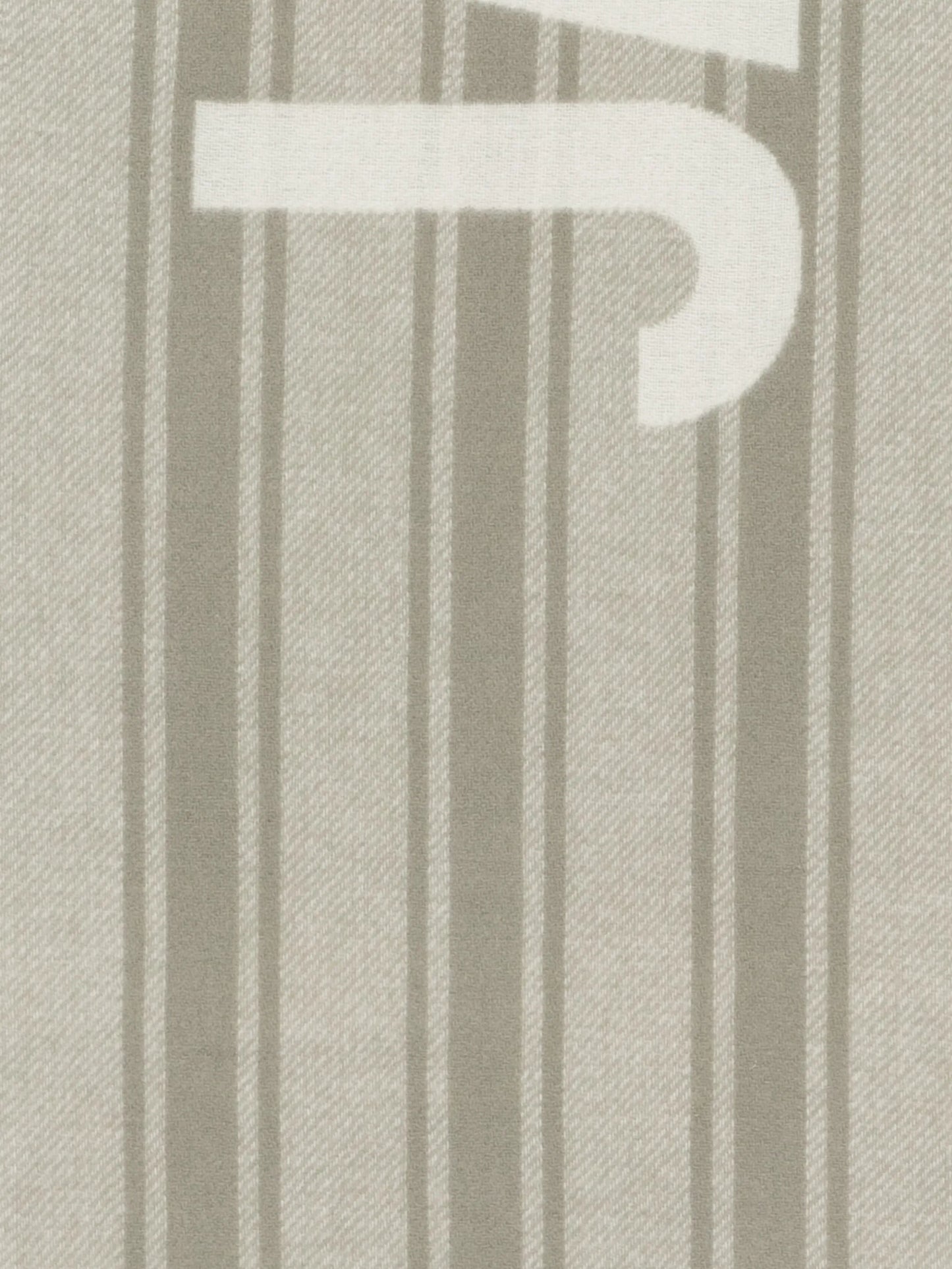 striped-pattern scarf