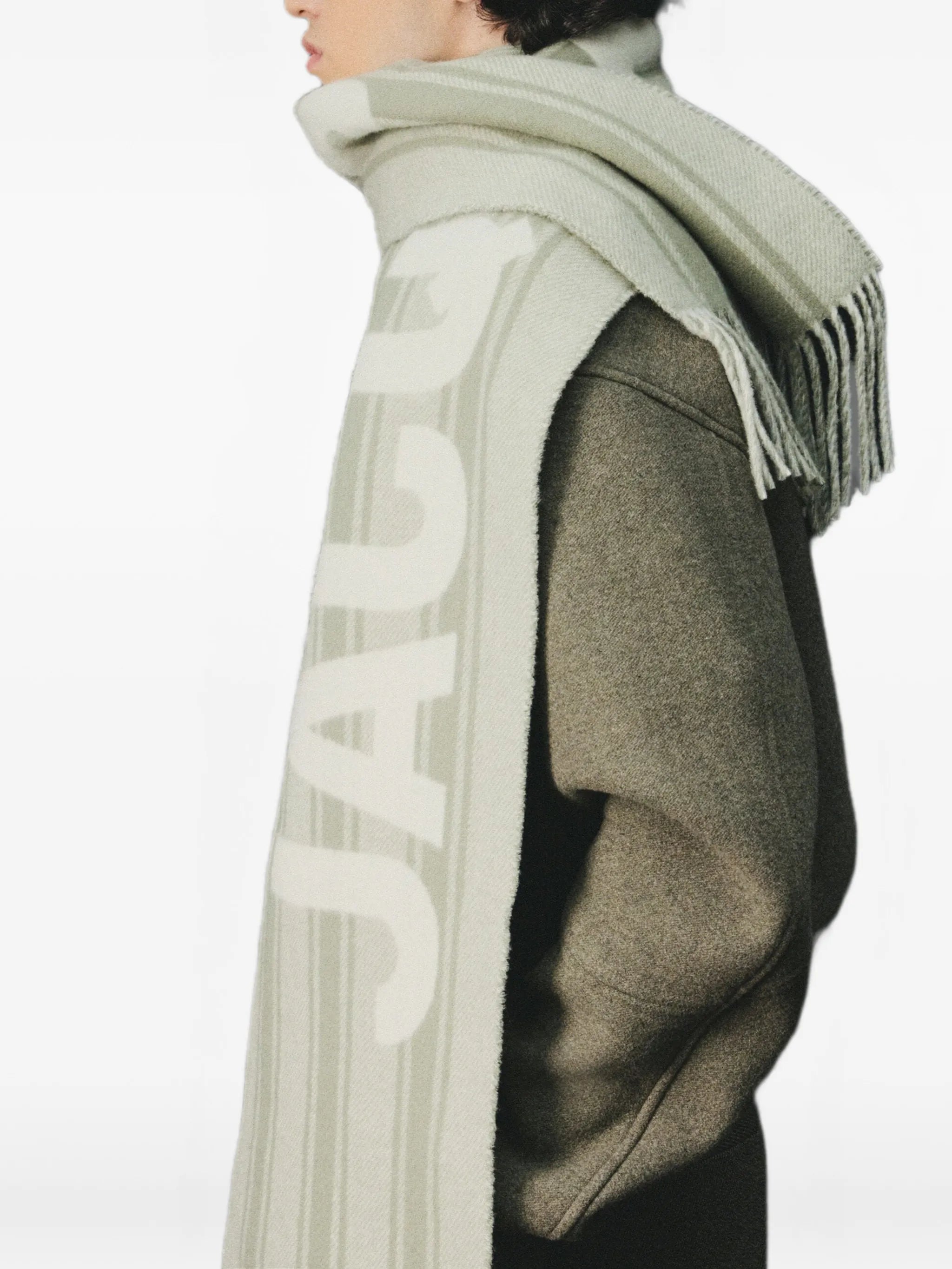 The Jacquemus scarf