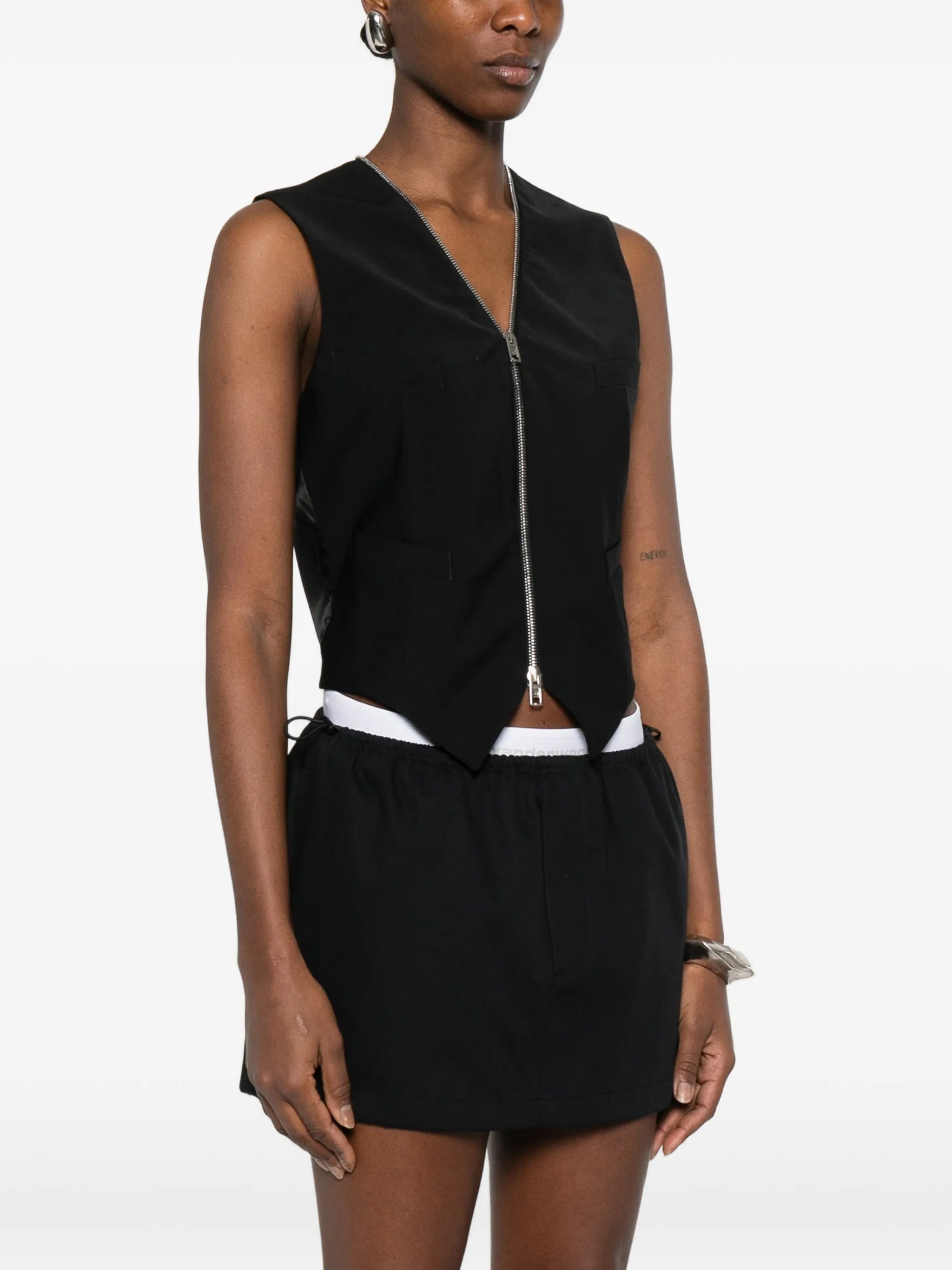 zip-fastening vest