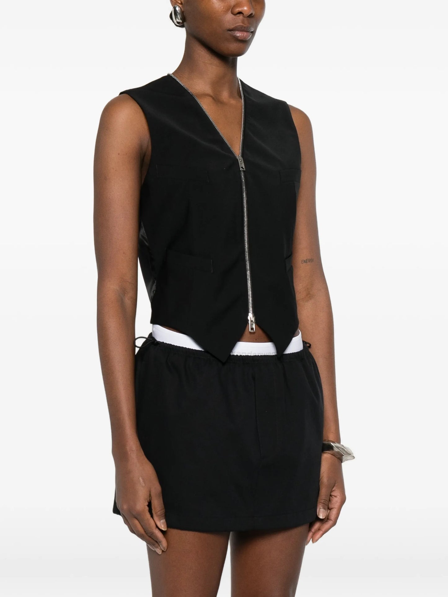 zip-fastening vest