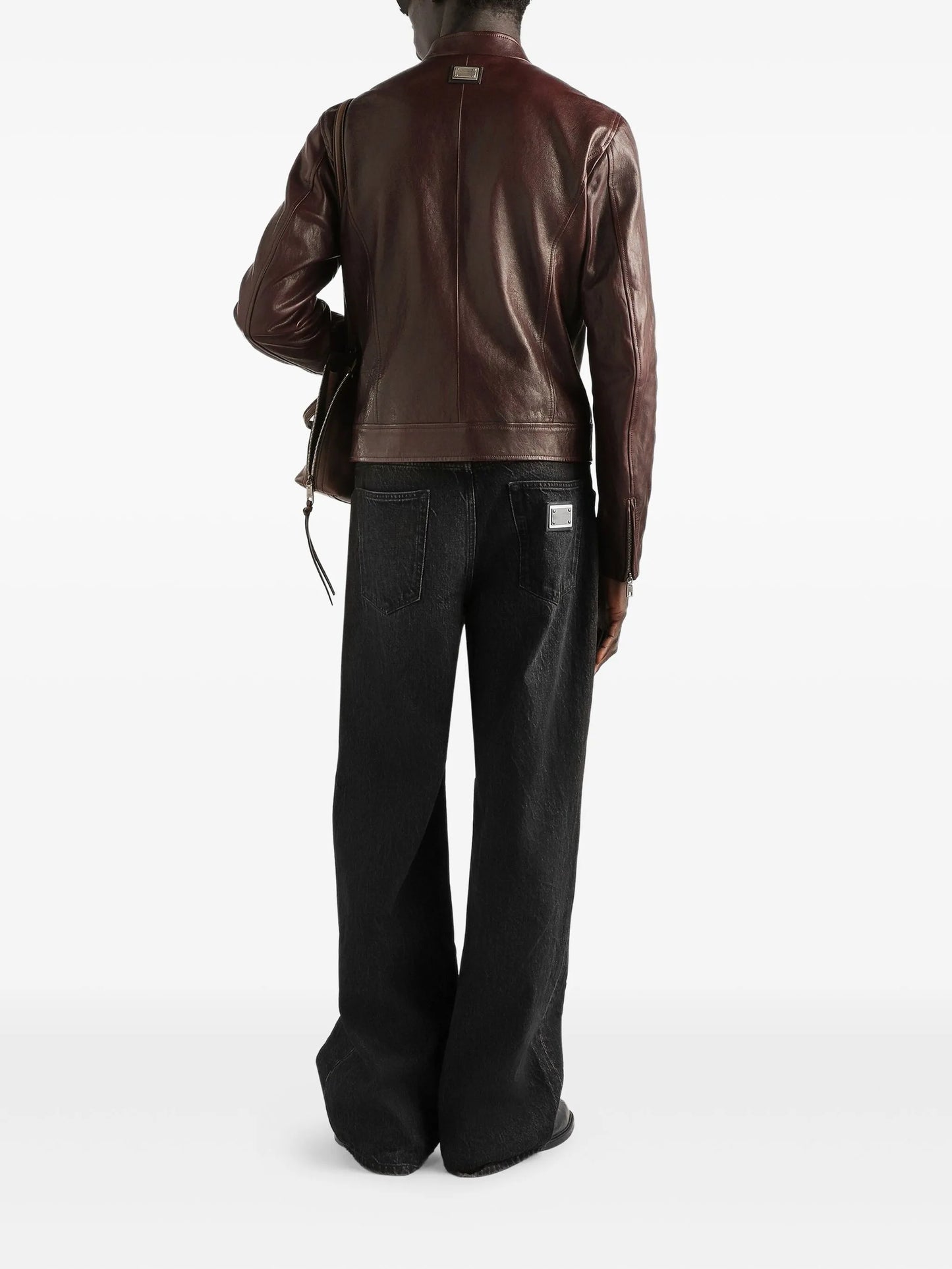 crest-appliqué T-shirt