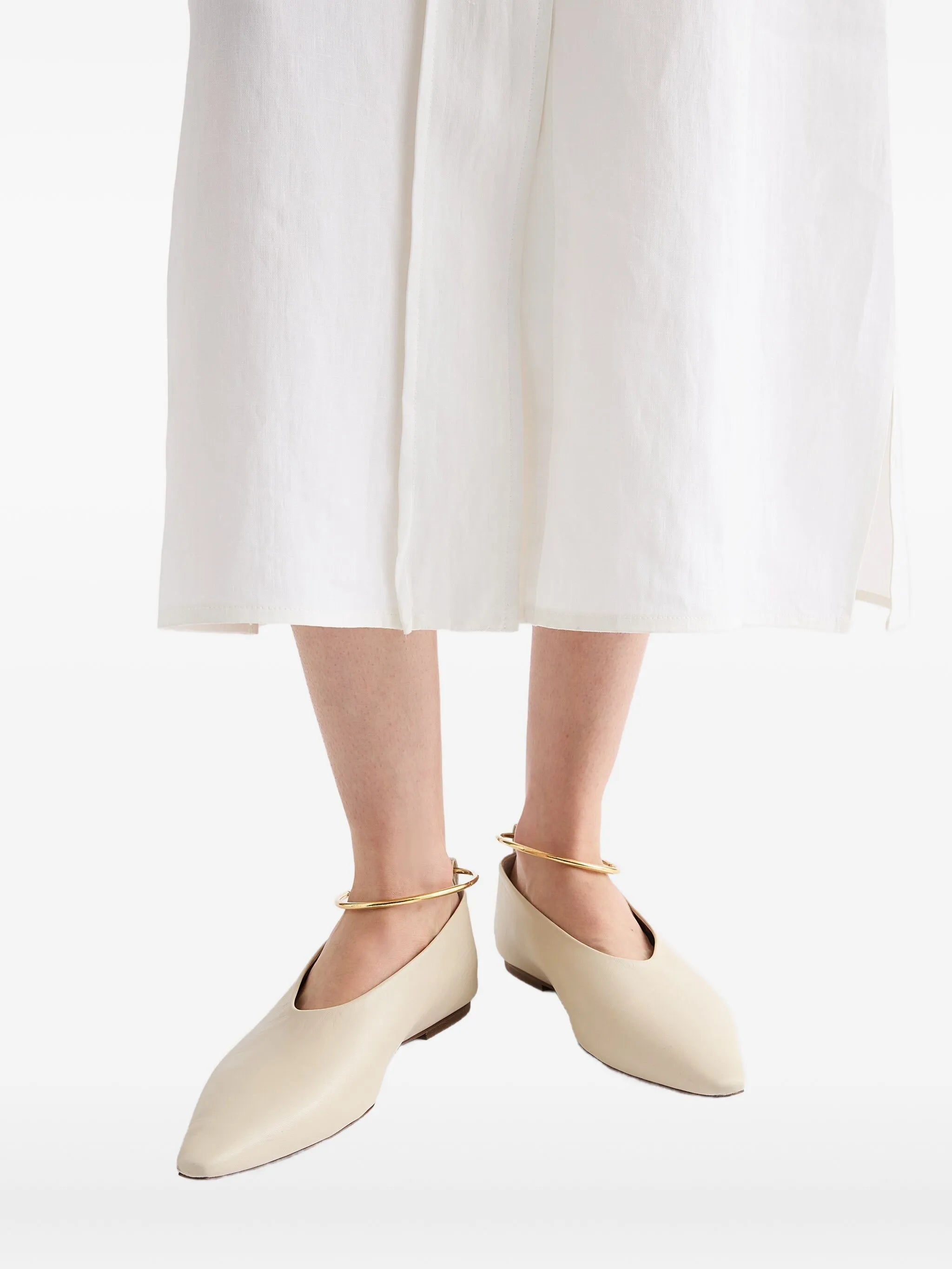 pointed-toe metal-detail ballerina